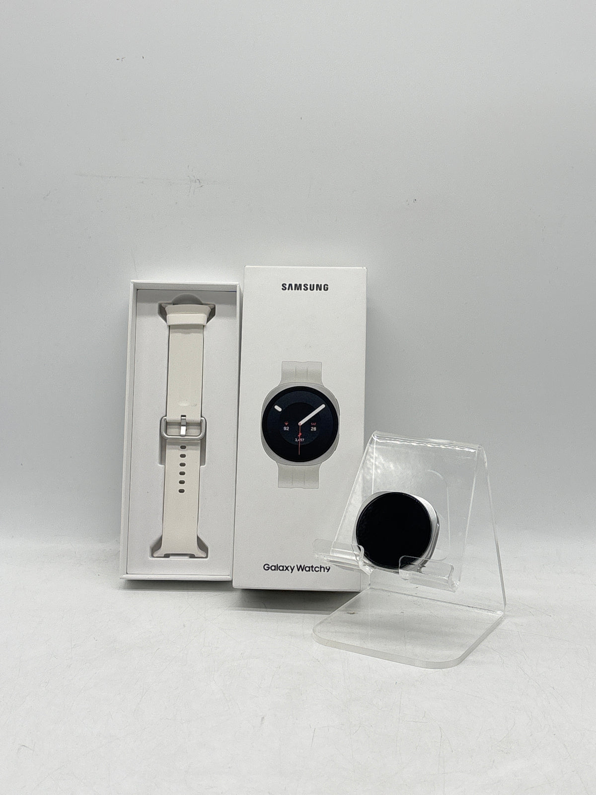 Samsung Galaxy Watch 9 SM-L345U 40mm Cream Wifi + Cellular - Used
