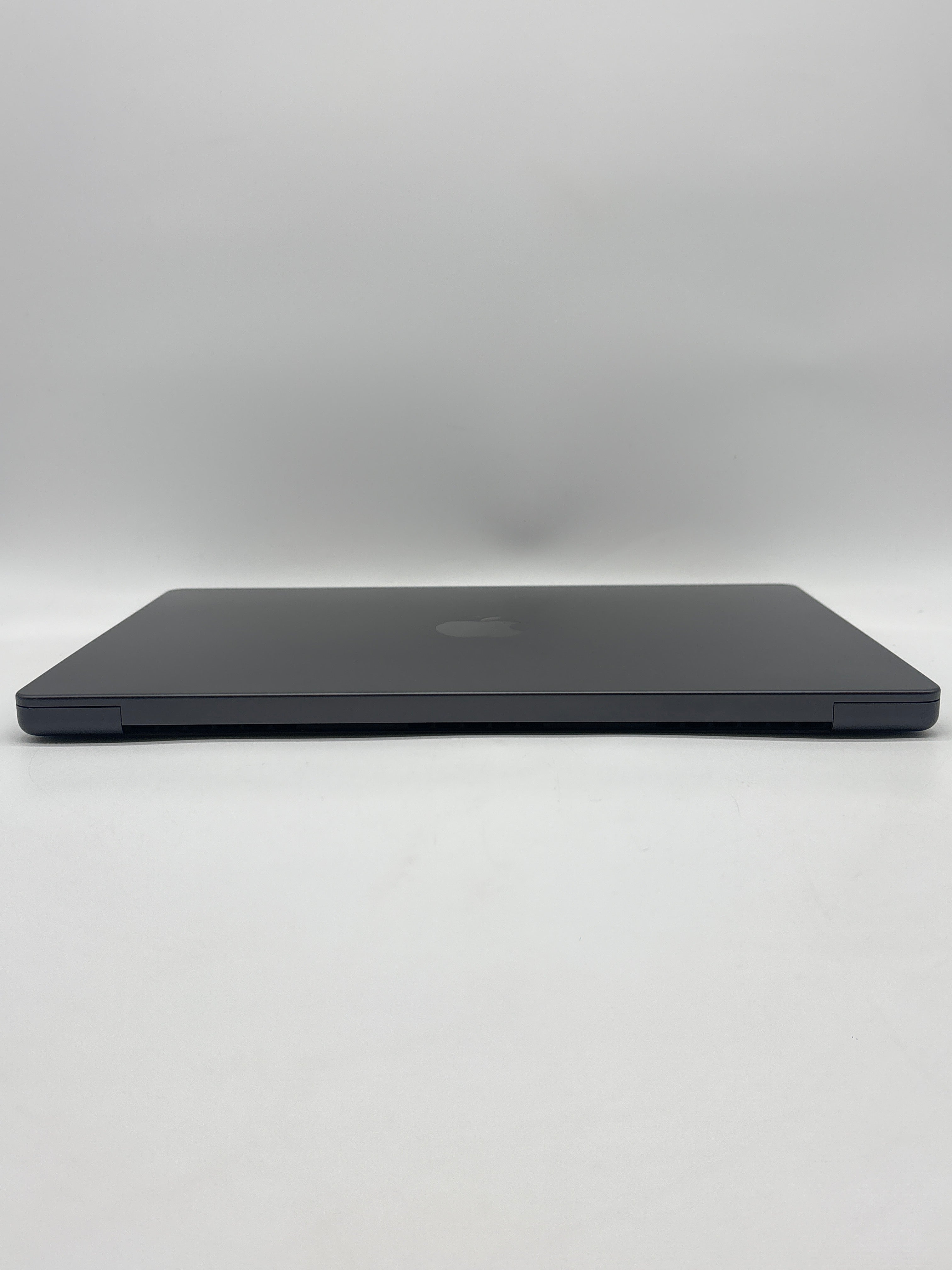 Apple MacBook Pro A2992 M3 Pro 18GB RAM 512GB (Cycle Count 24)