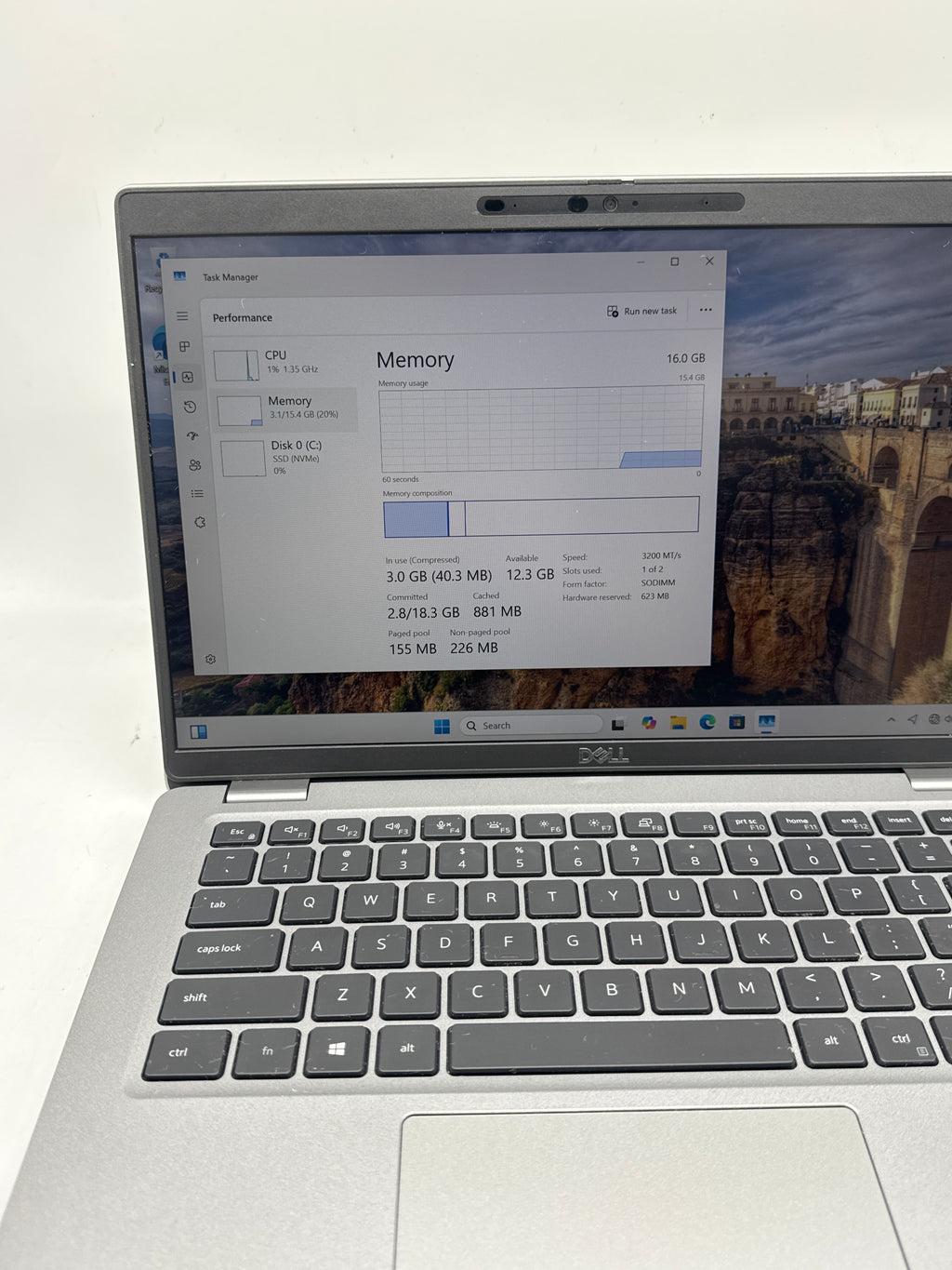 Dell Latitude 5420 i5-1145G7 16GB RAM 256GB SSD - Cracked Corners