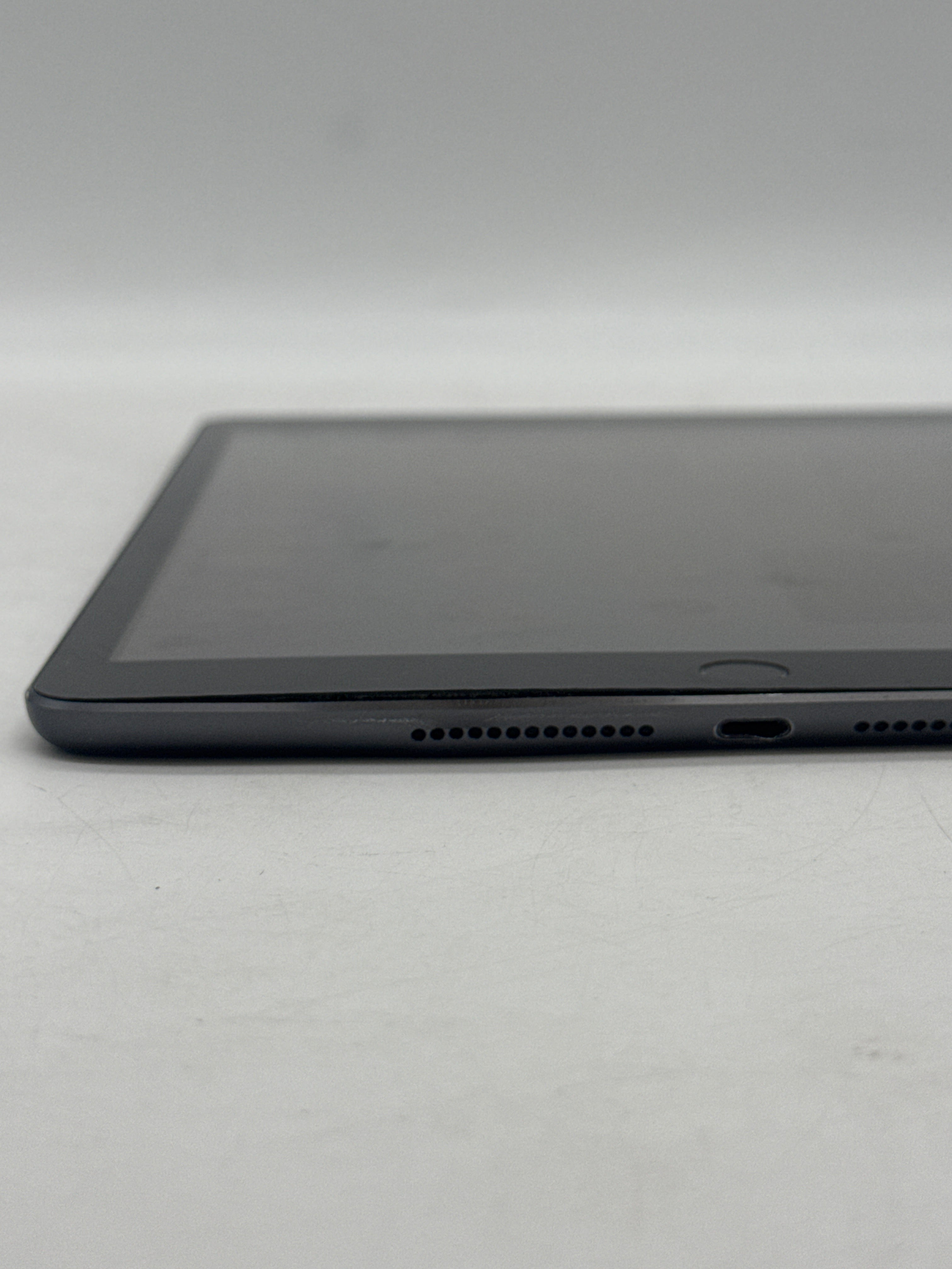 Apple iPad 9th Gen A2602 64GB Wi-Fi 10.2 in Space Gray Bent Frame