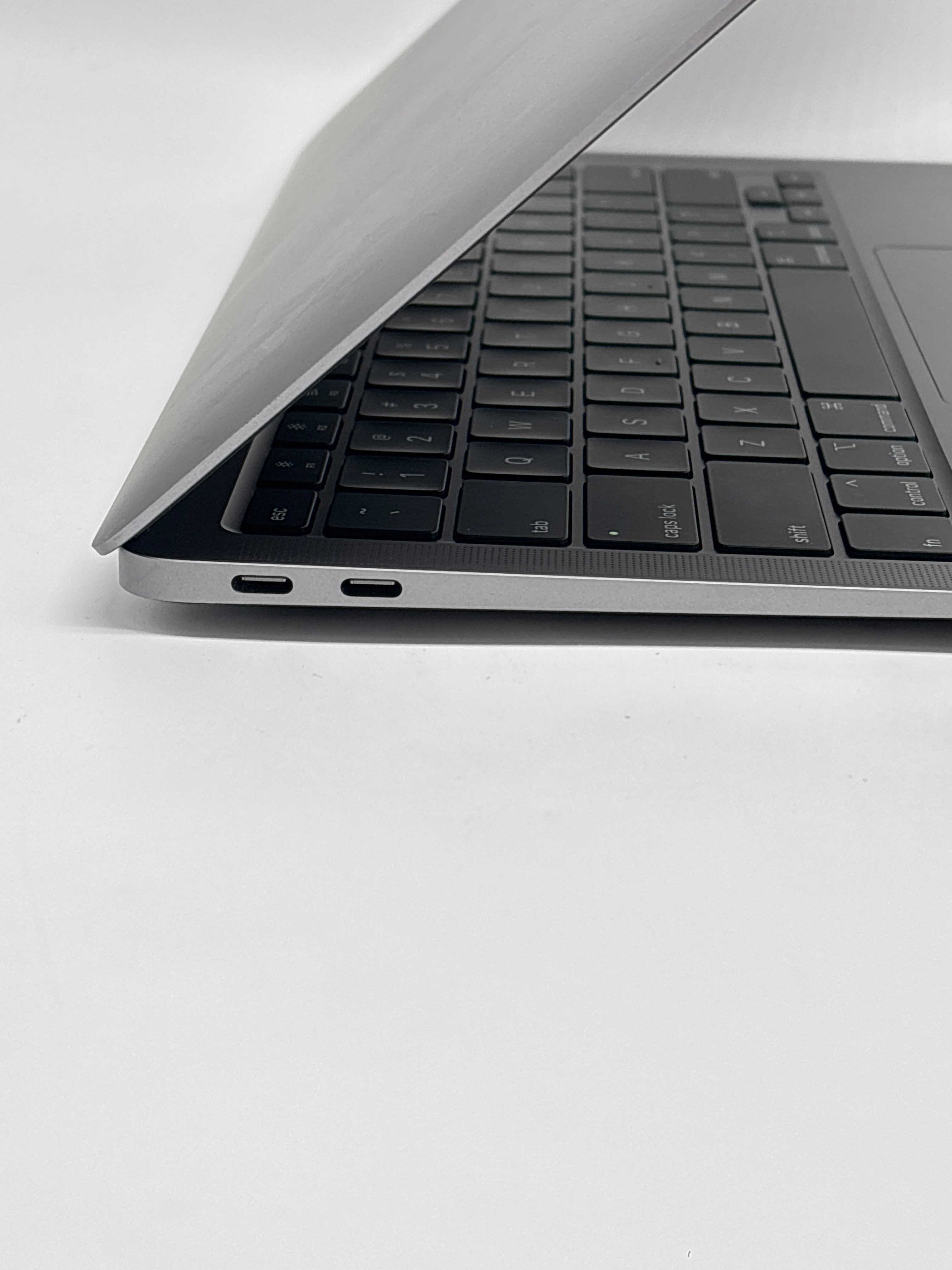 2020 Apple MacBook Air 13" Intel Core i3 8GB RAM 256GB SSD - Used