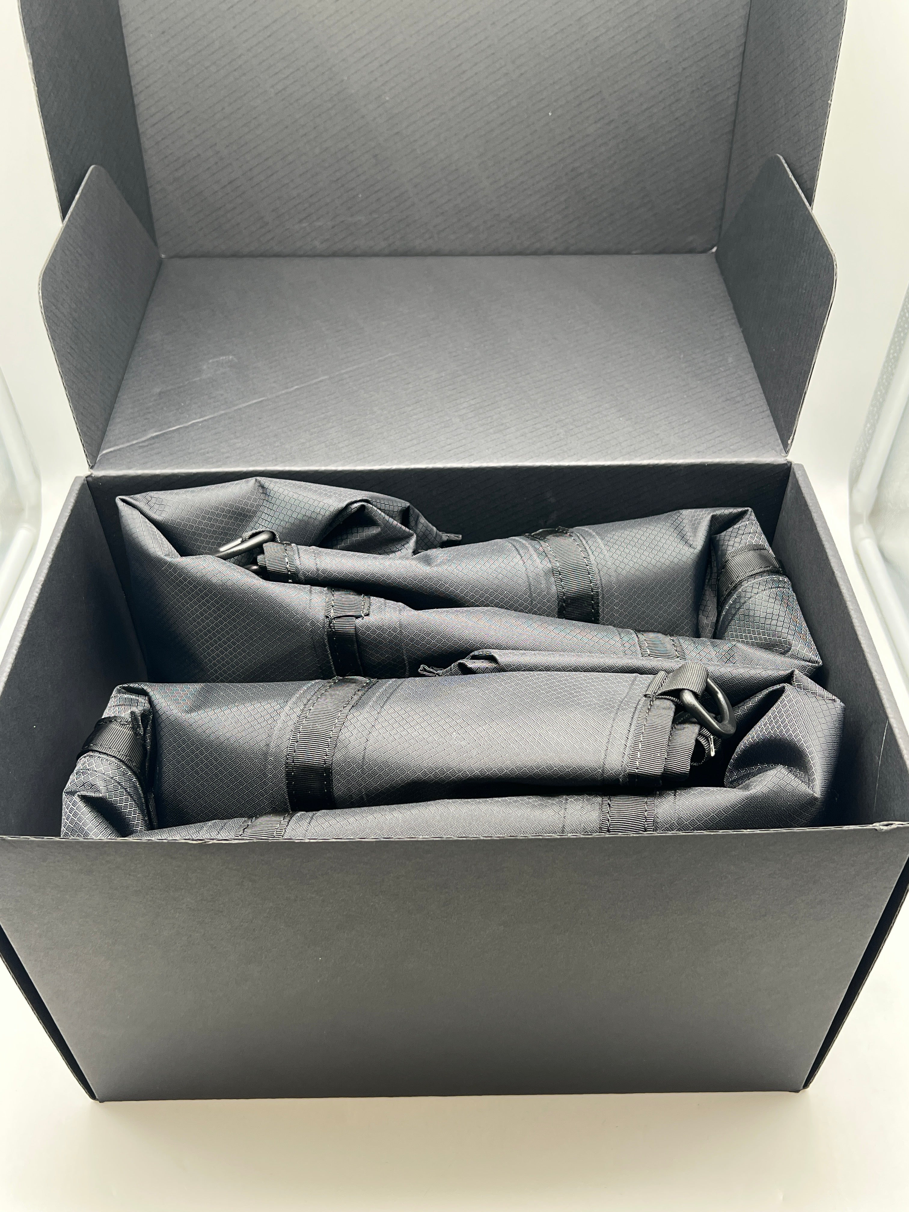 Hyperice Normatec Elite Short Legs Compression Sleeve - Used With Box