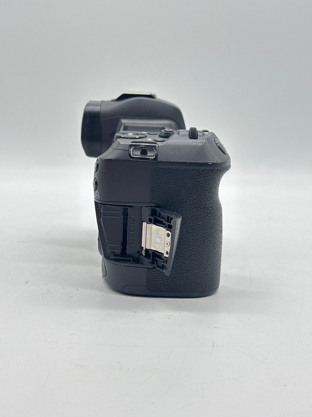 Canon EOS R Mirrorless Camera w/ Lens Black - Used