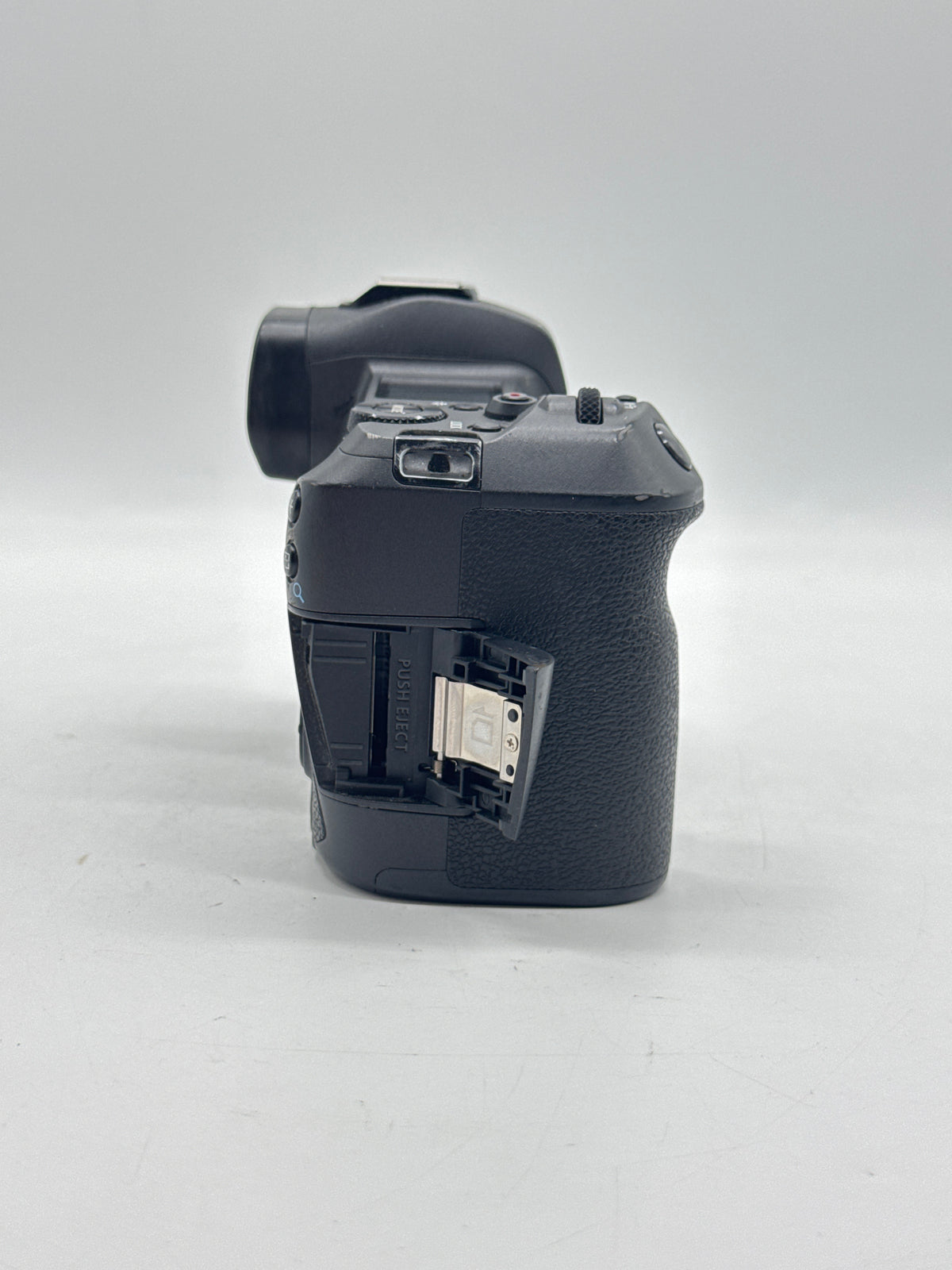 Canon EOS R Mirrorless Camera w/ Lens Black - Used
