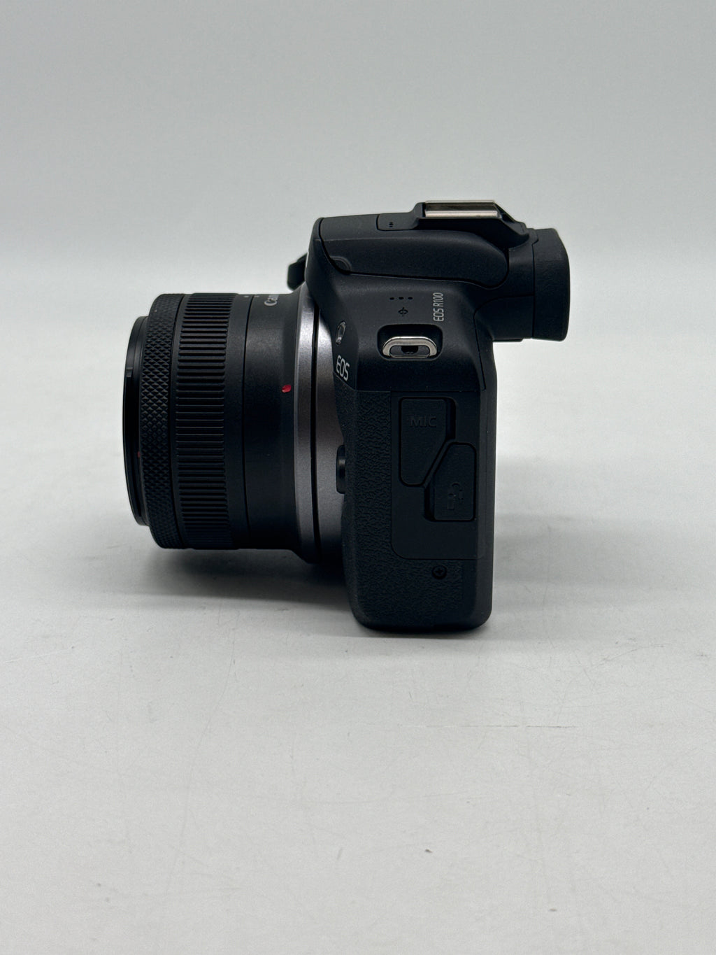 Canon EOS R100 24.1MP Mirrorless Camera w/ RF-S 18-45mm - Used