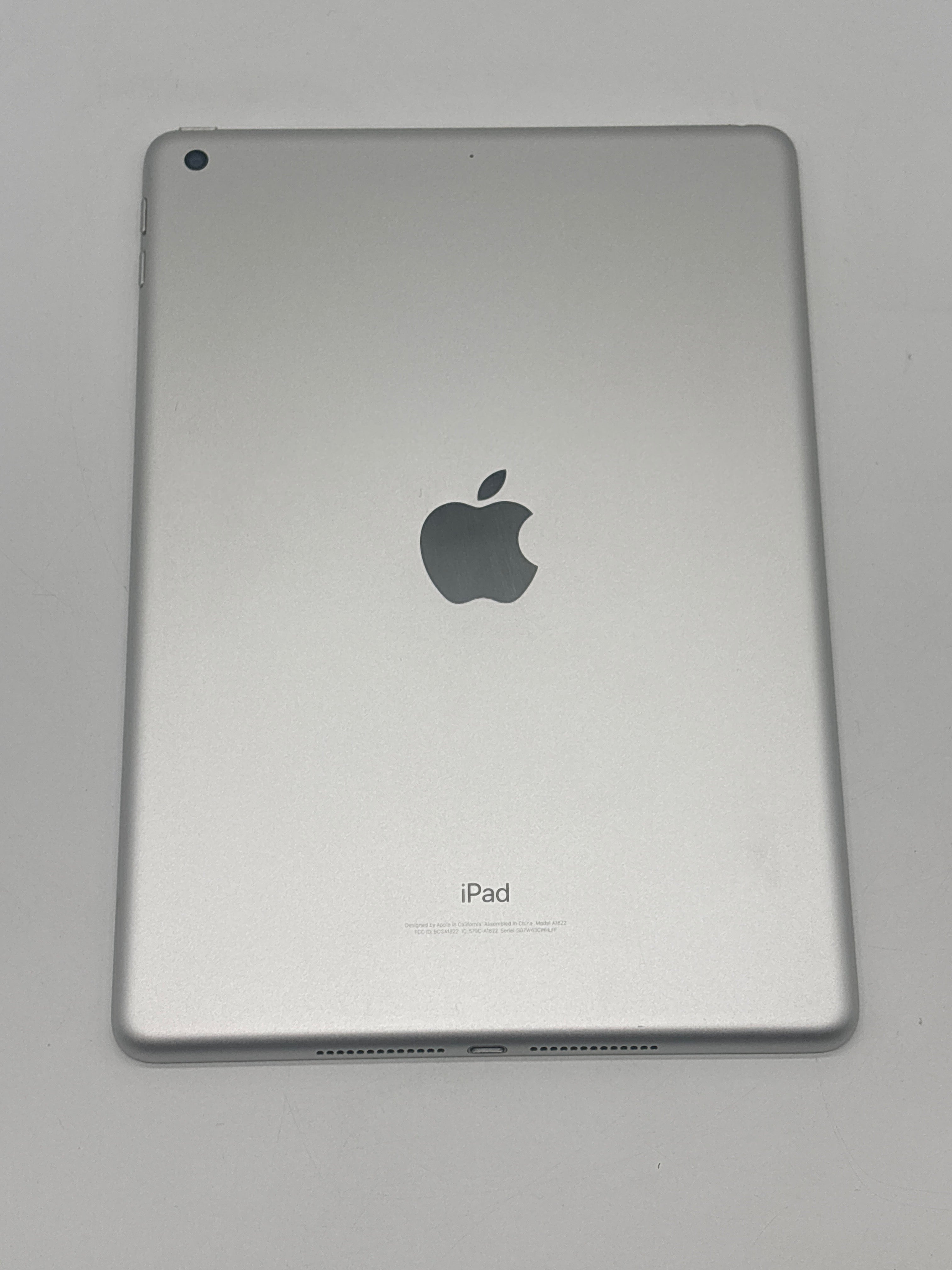 Apple iPad 5th Gen A1822 9.7 in 128 GB Silver Wi-Fi Unlocked Used