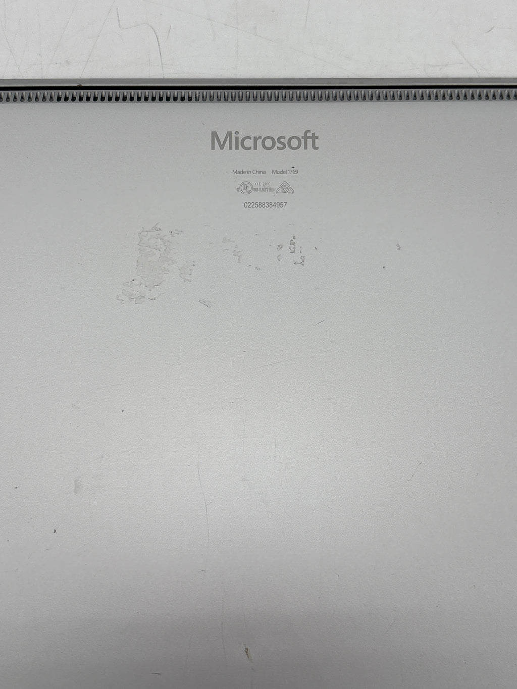 Microsoft Surface Laptop 1769 13" Intel Core i5-8350U 8GB RAM 256GB SSD Silver - Used
