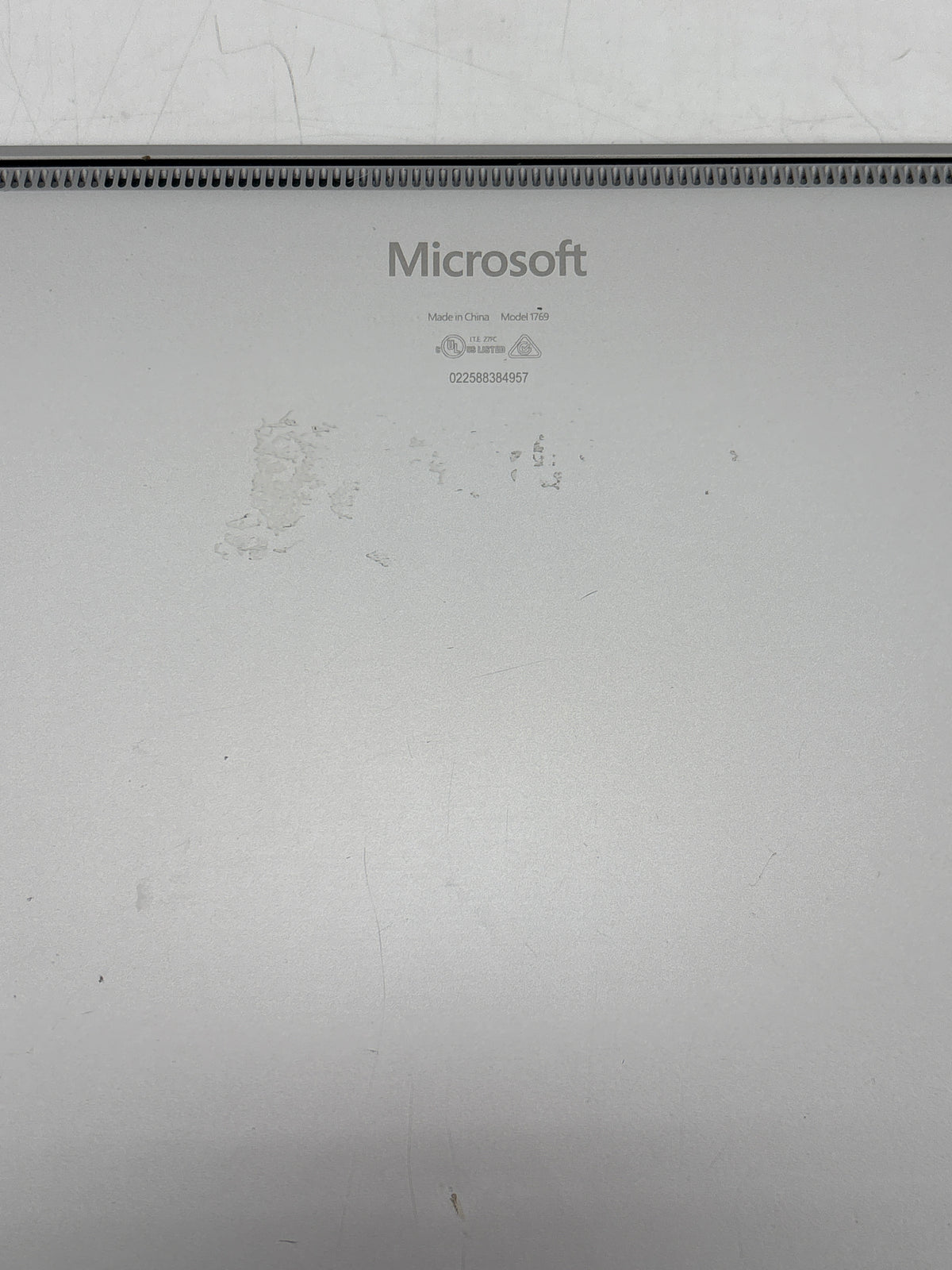 Microsoft Surface Laptop 1769 13" Intel Core i5-8350U 8GB RAM 256GB SSD Silver - Used