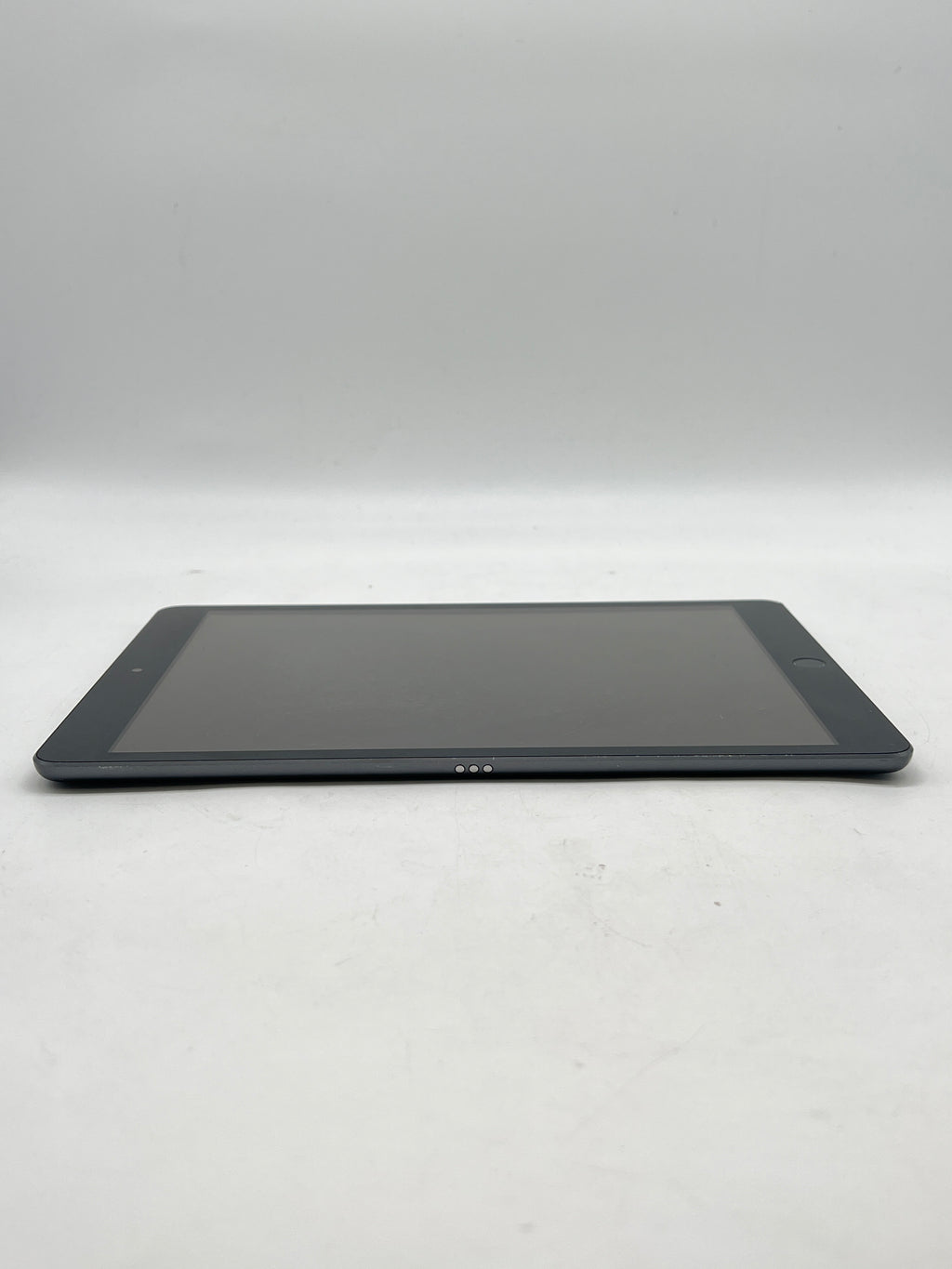 Apple iPad 9th Gen A2602 10.2" 64GB Wi-Fi Space Gray - Used
