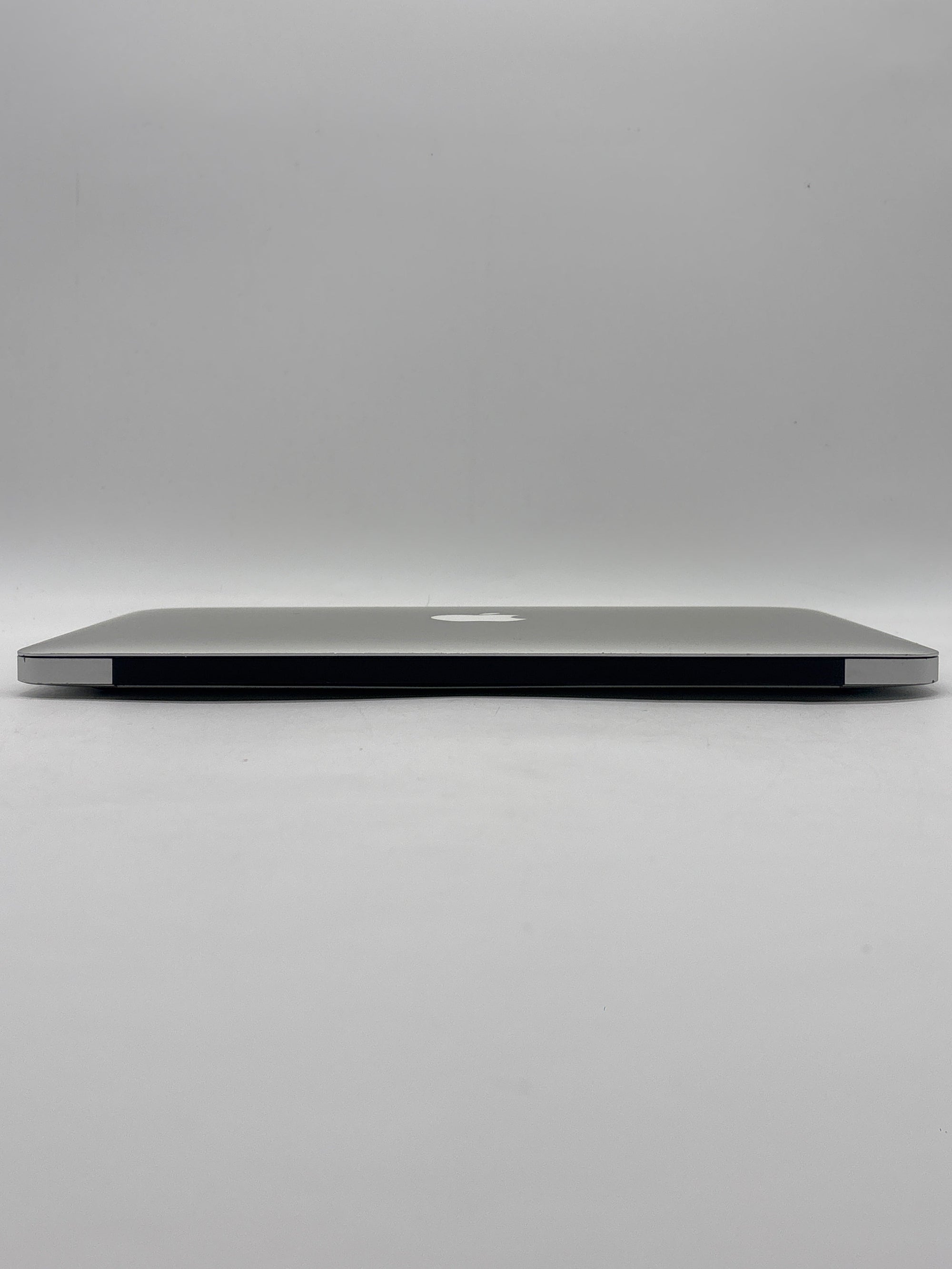 Apple MacBook Air A1465 i5 4GB RAM 128GB SSD - For Parts (No OS)