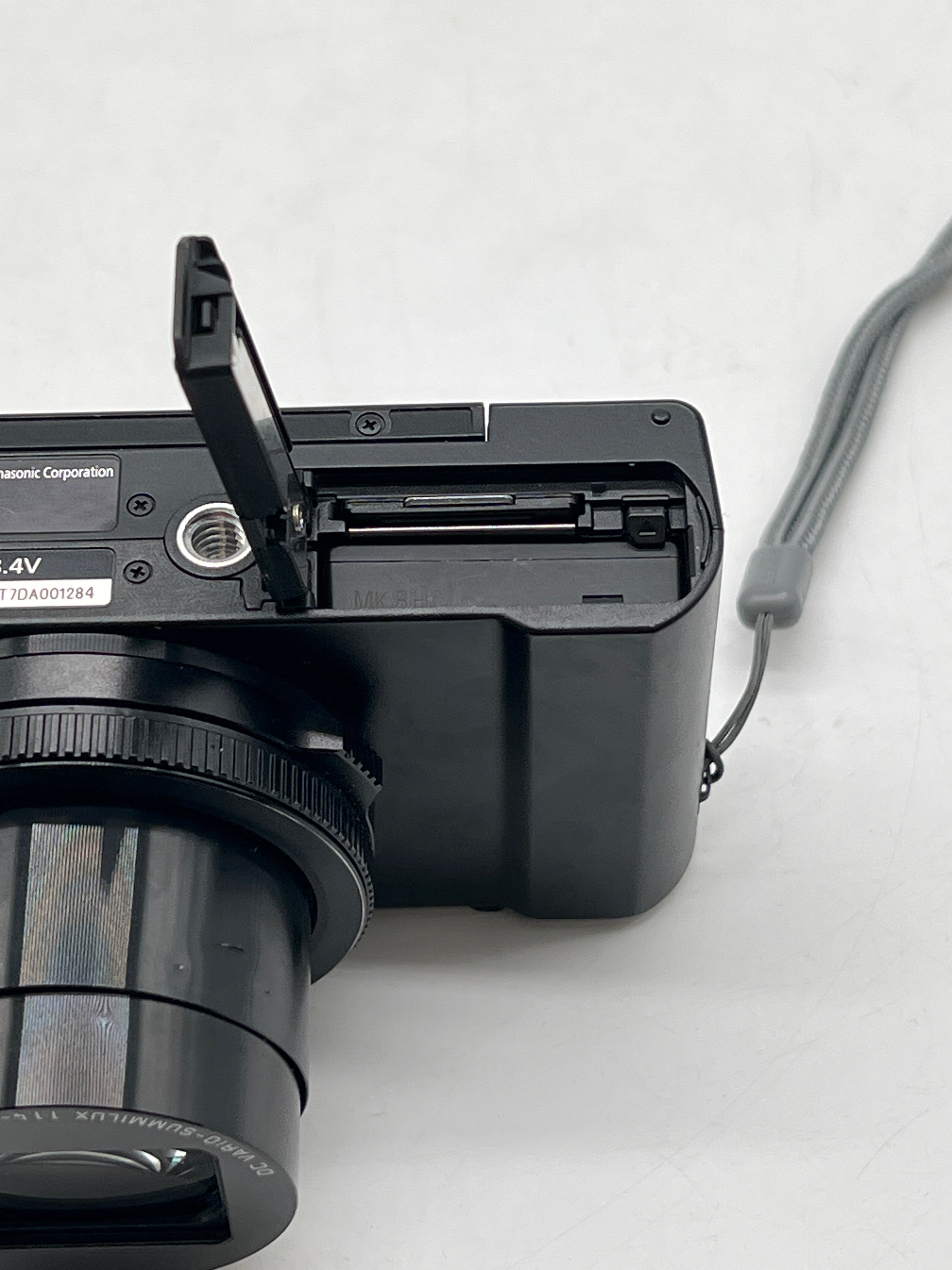 Panasonic LUMIX DMC-LX10 3 in Digital Camera 20.1 MP Black Used