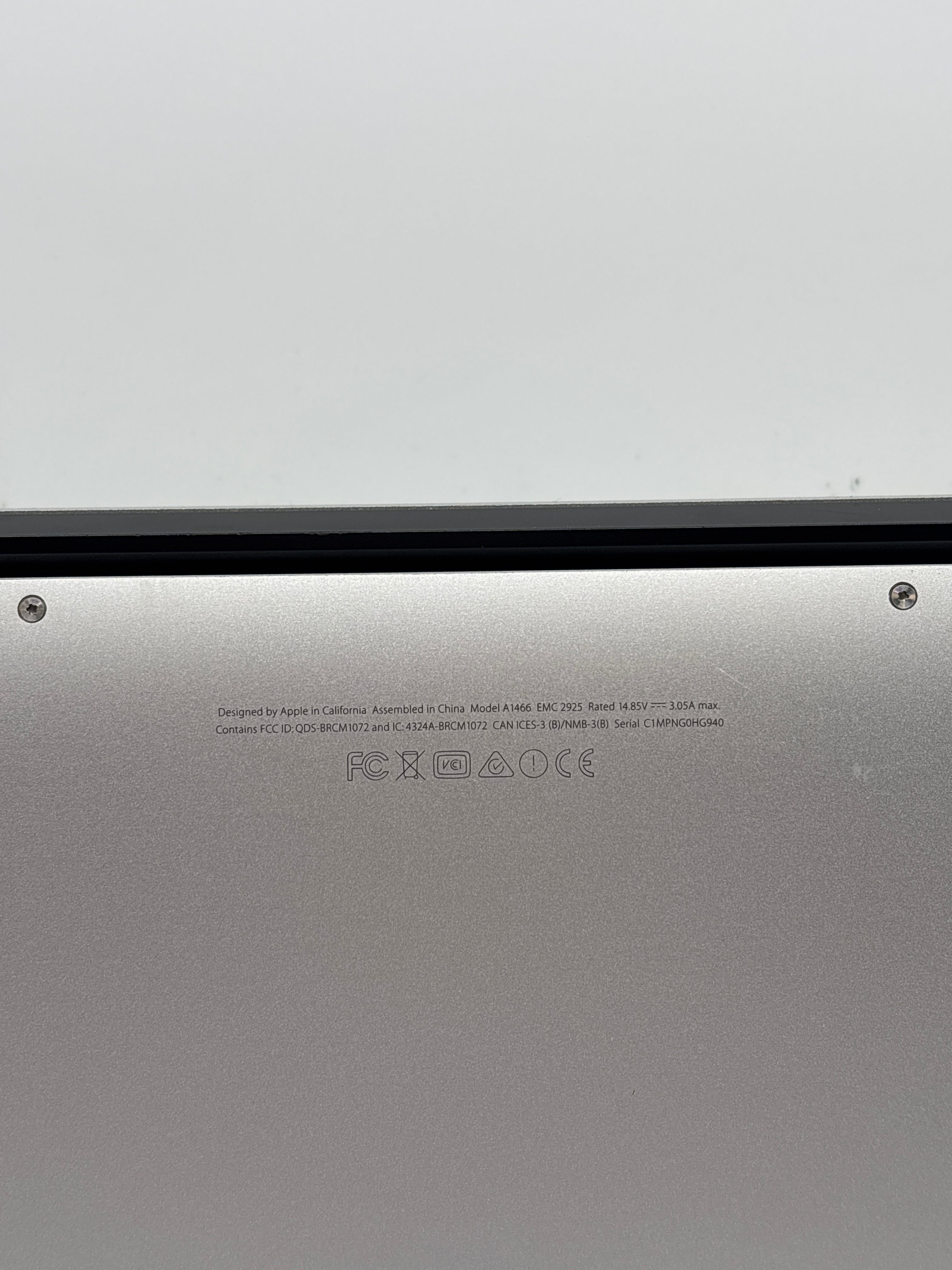 Apple MacBook Air 13" A1466 i5 4GB RAM 128GB SSD - For Parts (Read DESC)