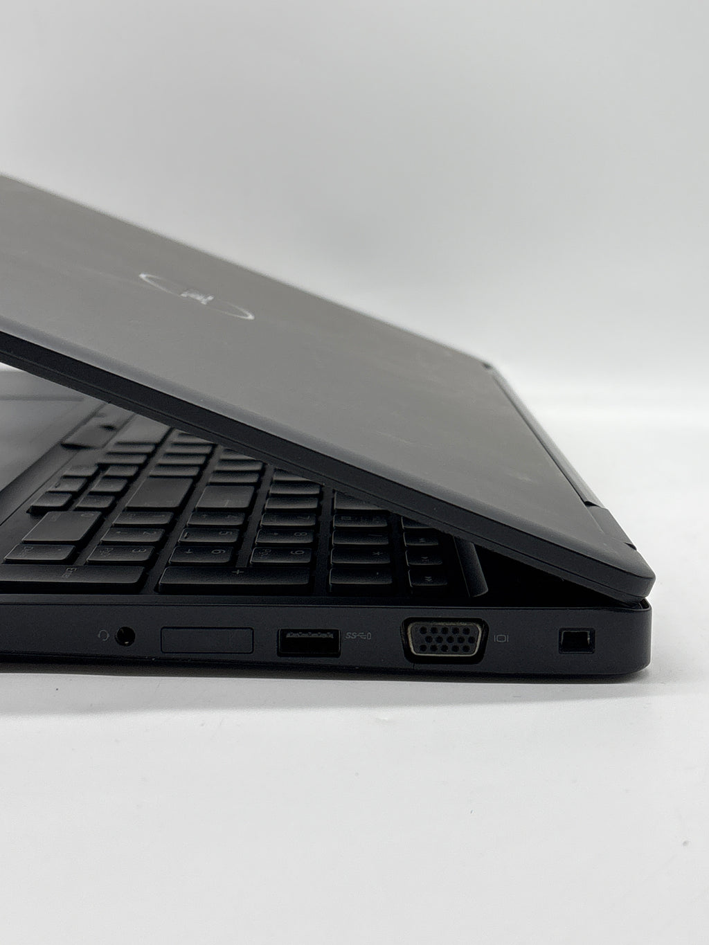 Dell Latitude 5590 15.6" Core i7-8650U 32GB 1TB SSD - For Parts