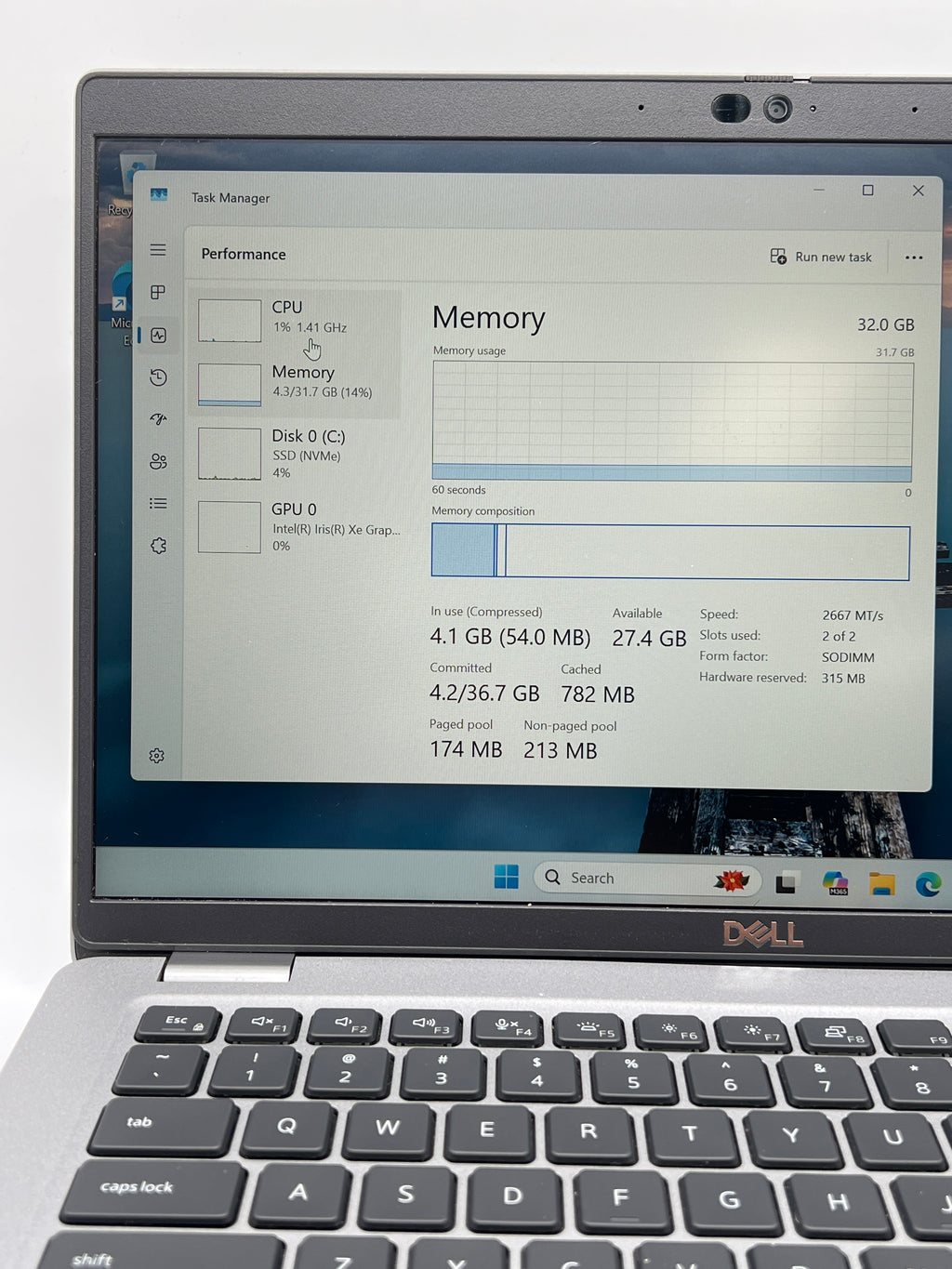 Dell Latitude 5430 14 in Intel Core i7 12th Gen 32 GB RAM 512 GB SSD Silver Used