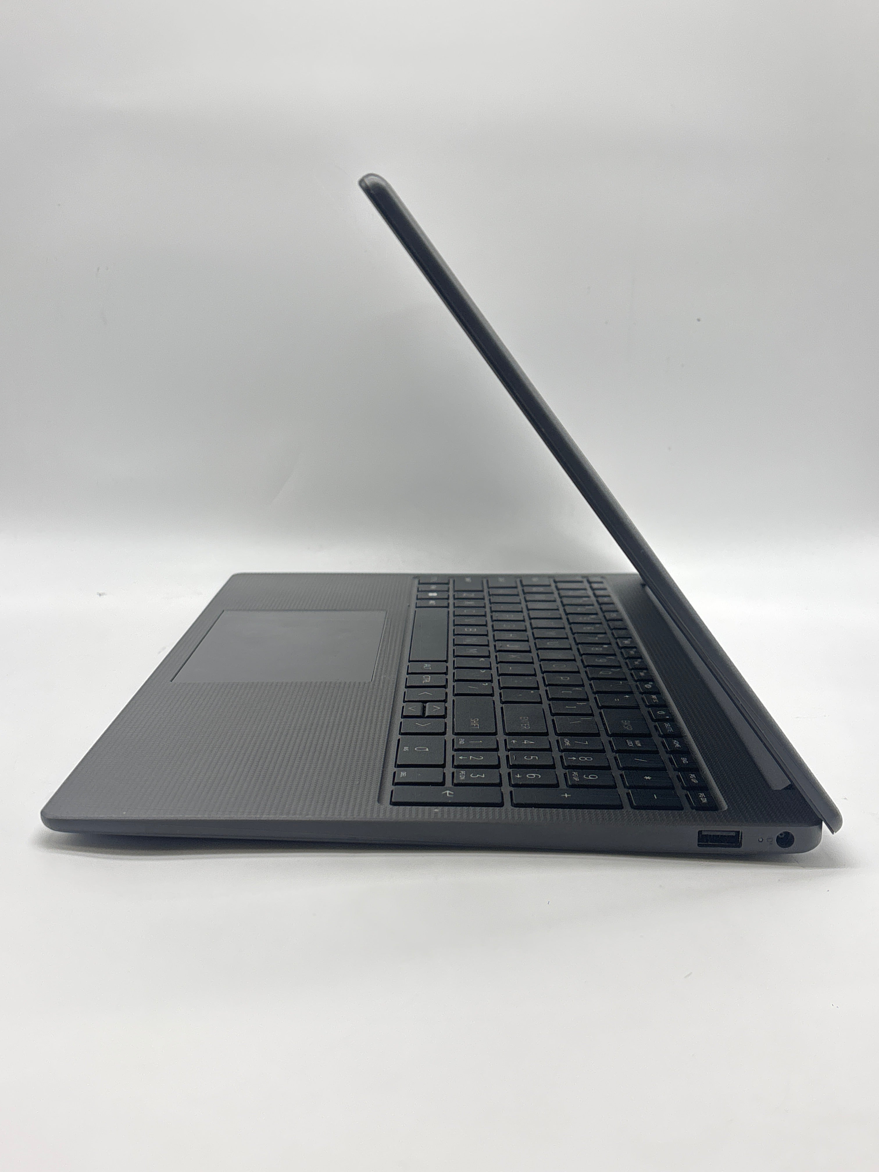 HP 255 G10 Ryzen 3 7320U 8GB RAM 256GB SSD - Used