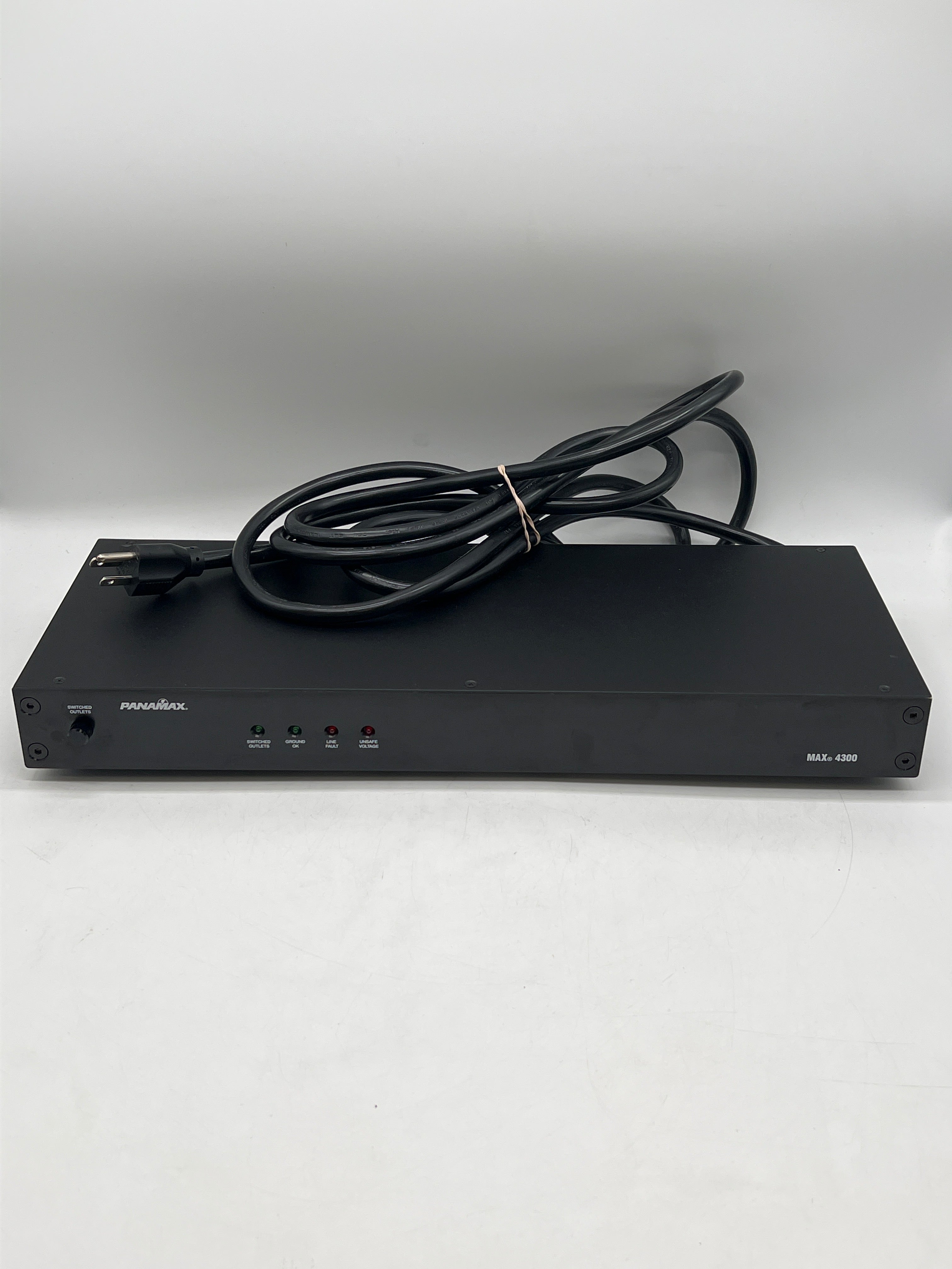 Panamax Max 4300 Surge Protector Line Conditioner 7 Outlets Used - No Controller