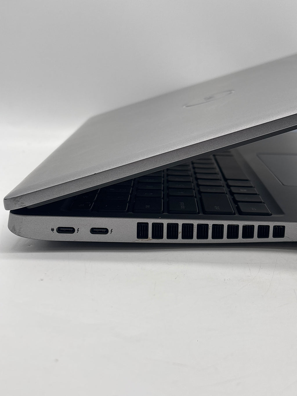 Dell Latitude 5520 15.6" Intel Core i5-1145G7 16GB RAM 256GB SSD Gray - READ