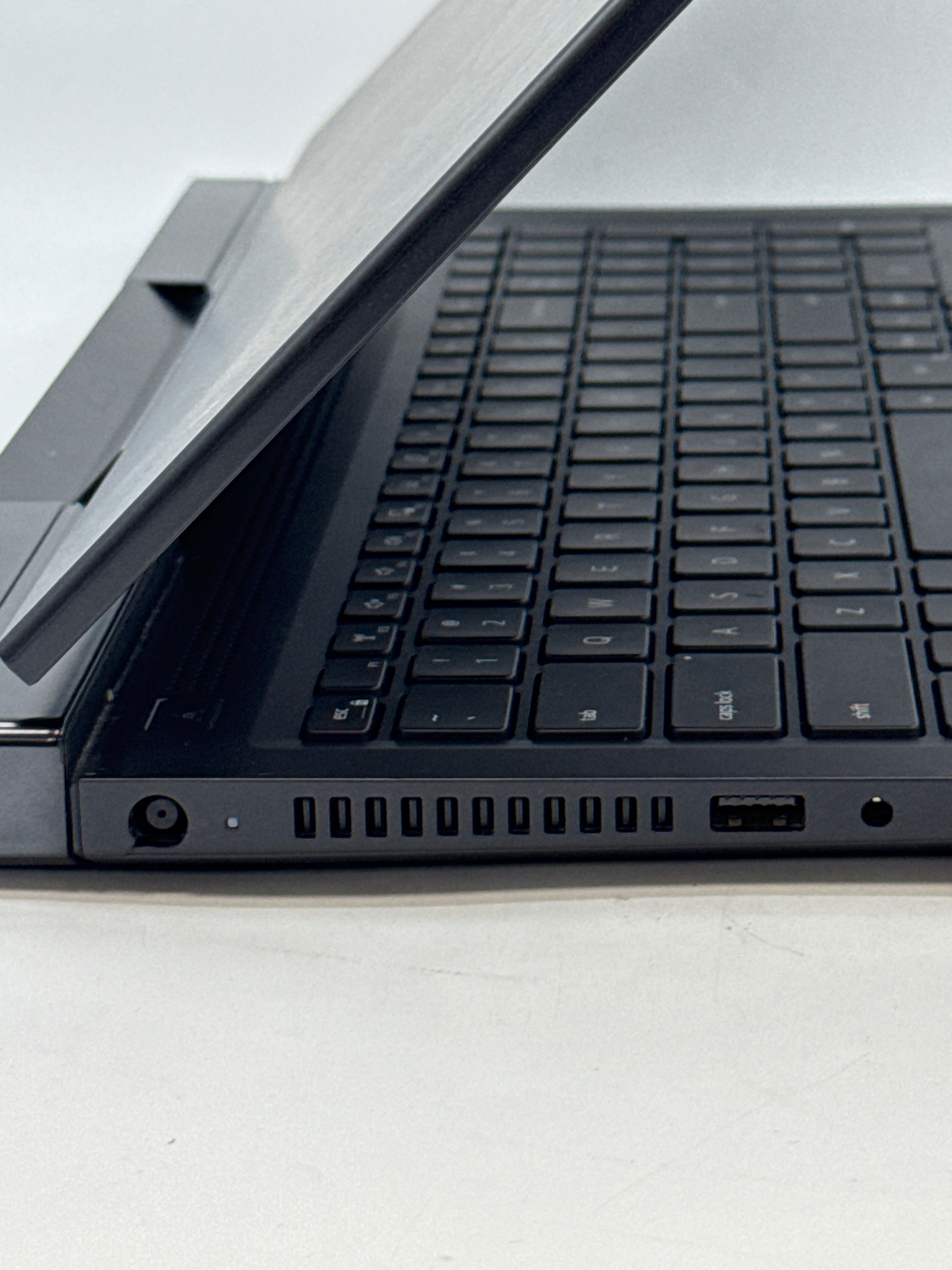 Dell G7 7700 i7-10750H 16GB RAM 512GB SSD GTX 1660 Ti - Bad Battery