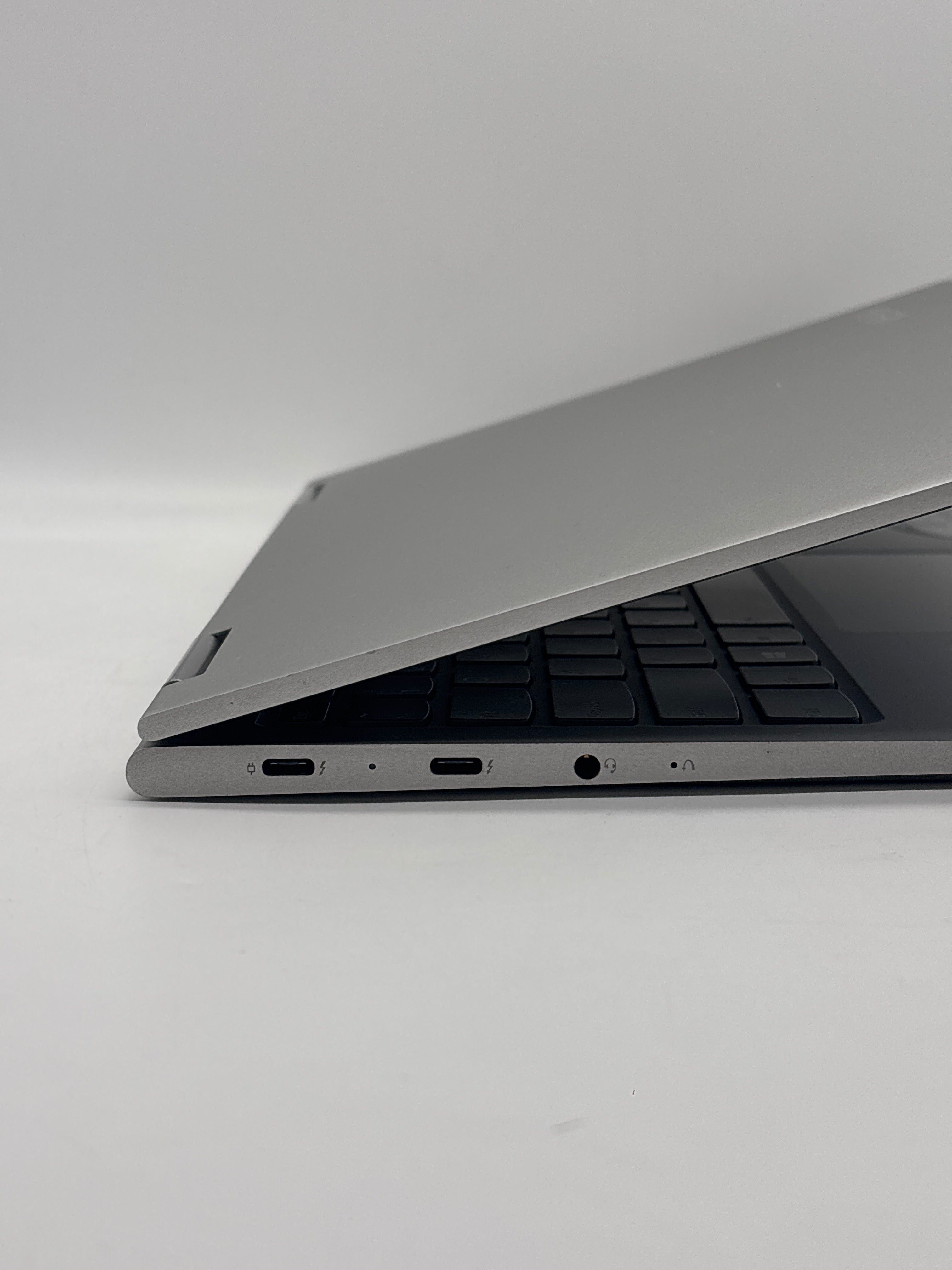 Lenovo Yoga 730-13IKB 2-in-1 i5-8250U 8GB RAM 256GB SSD Used
