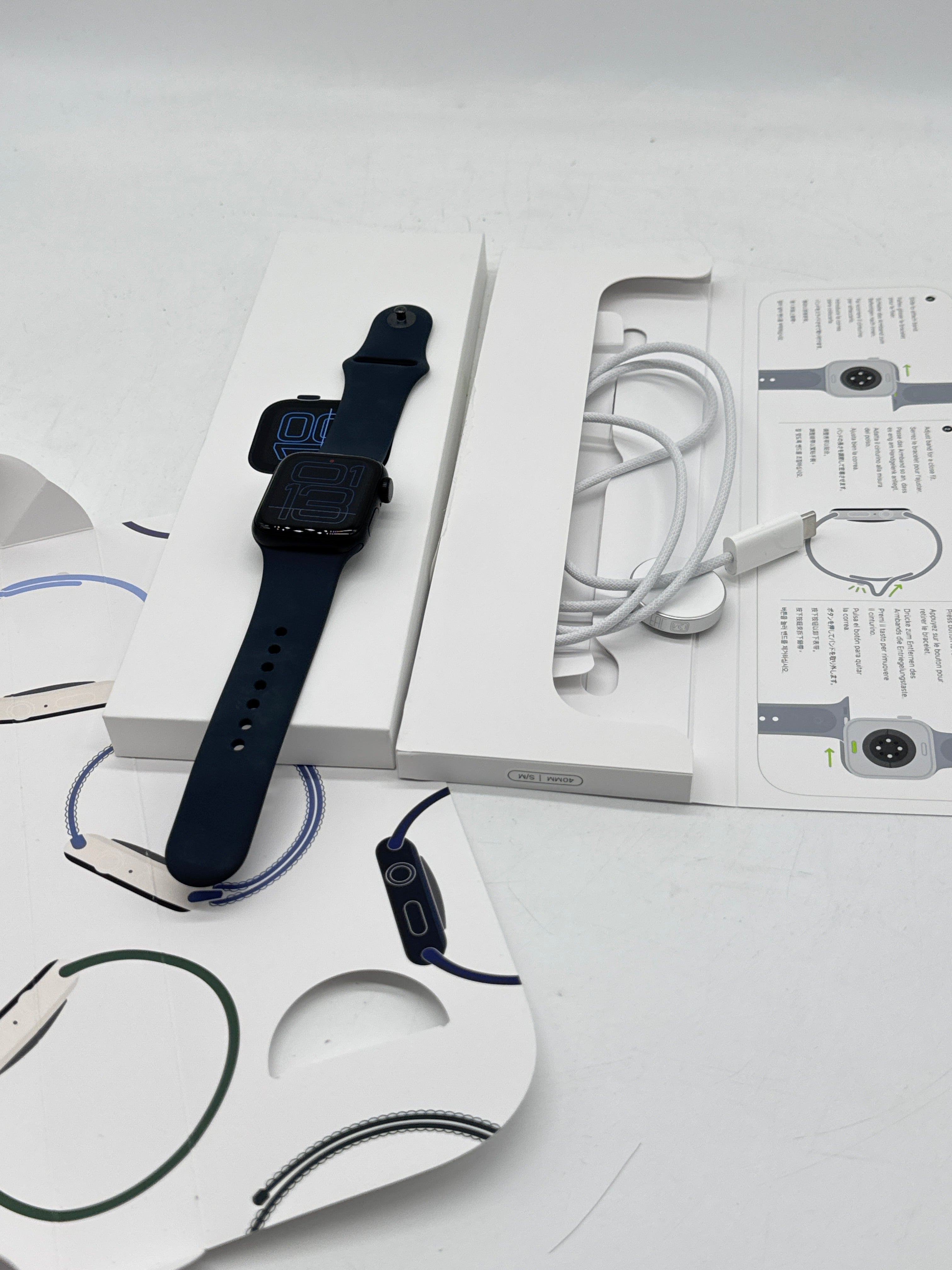 Apple Watch SE 3rd Gen 40mm GPS + Cellular Midnight - Used with Box