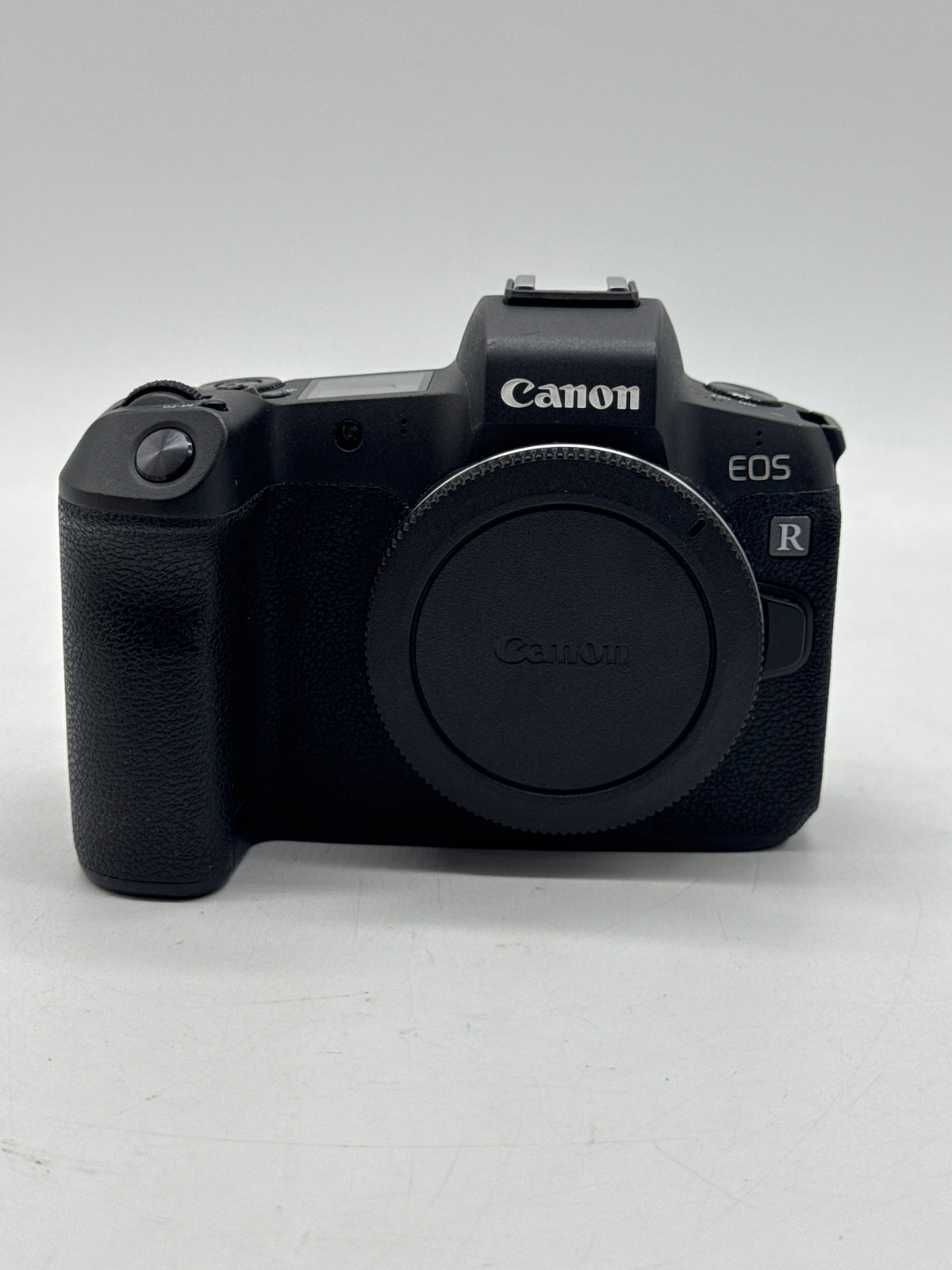 Canon EOS R Mirrorless Camera w/ Lens Black - Used