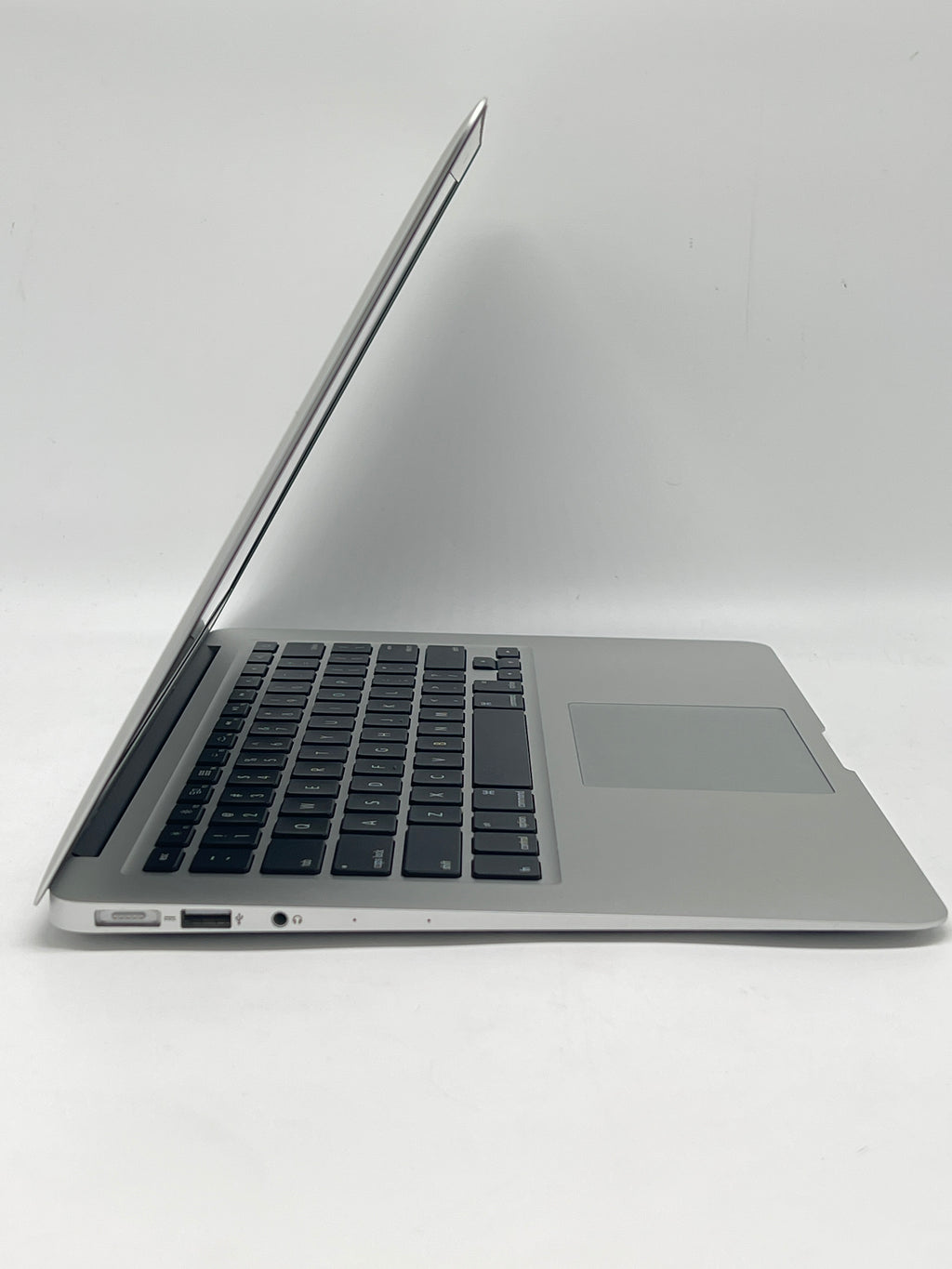 Apple MacBook Air 13" A1466 2012  i5 4GB RAM 128GB SSD - For Parts (NO OS)