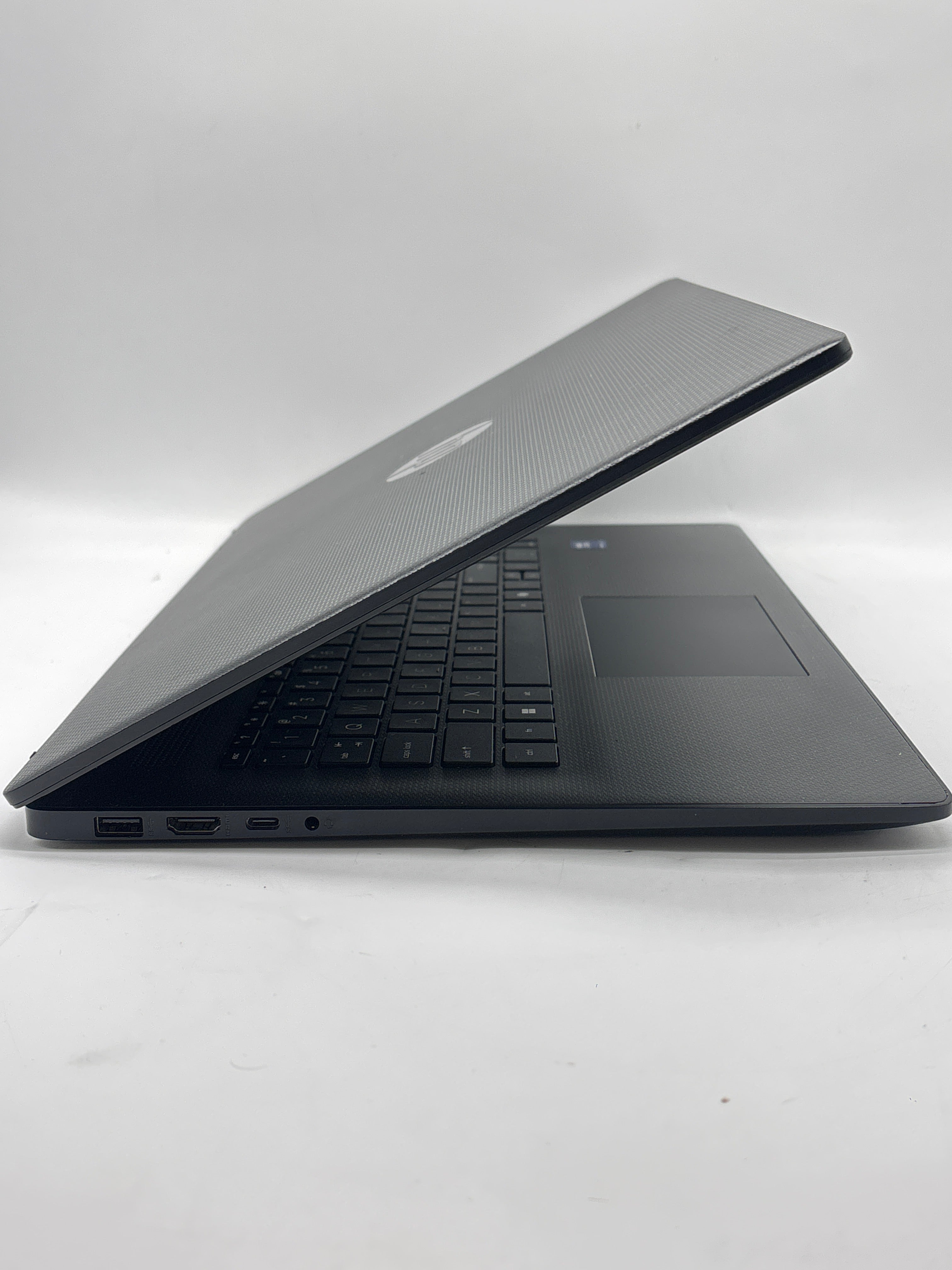HP Laptop 17t-cn500 Core Ultra 5 255U 8GB RAM 256GB SSD - For Parts