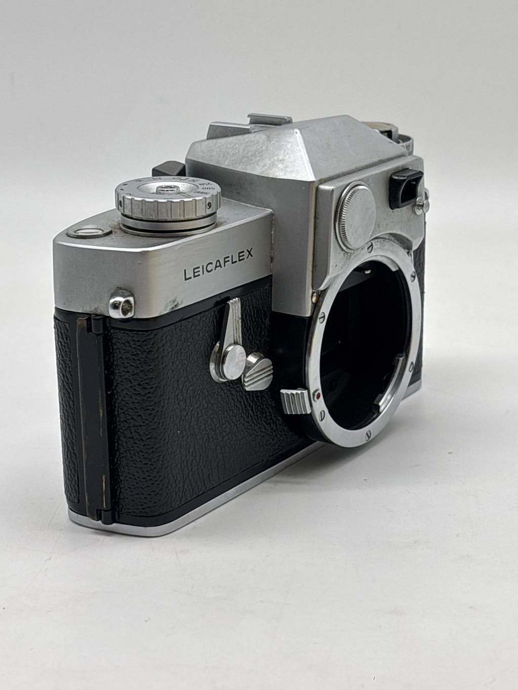 Leicaflex Version 1 35mm SLR Film Camera Collectible - Untested