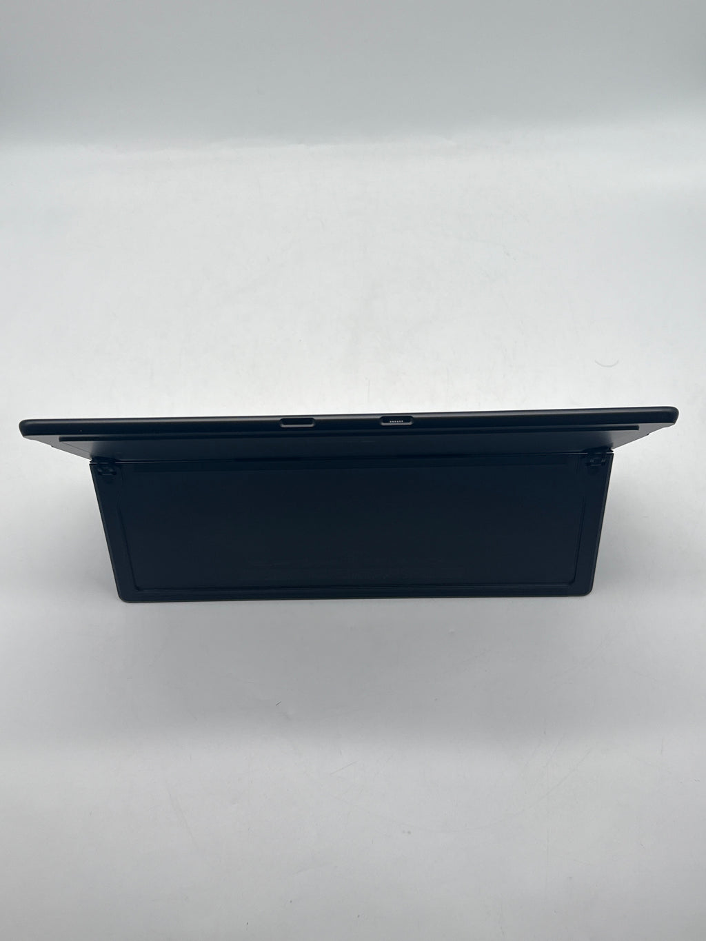 Microsoft Surface Pro 11 2076 Snapdragon X 12-Core 16GB RAM 256GB SSD