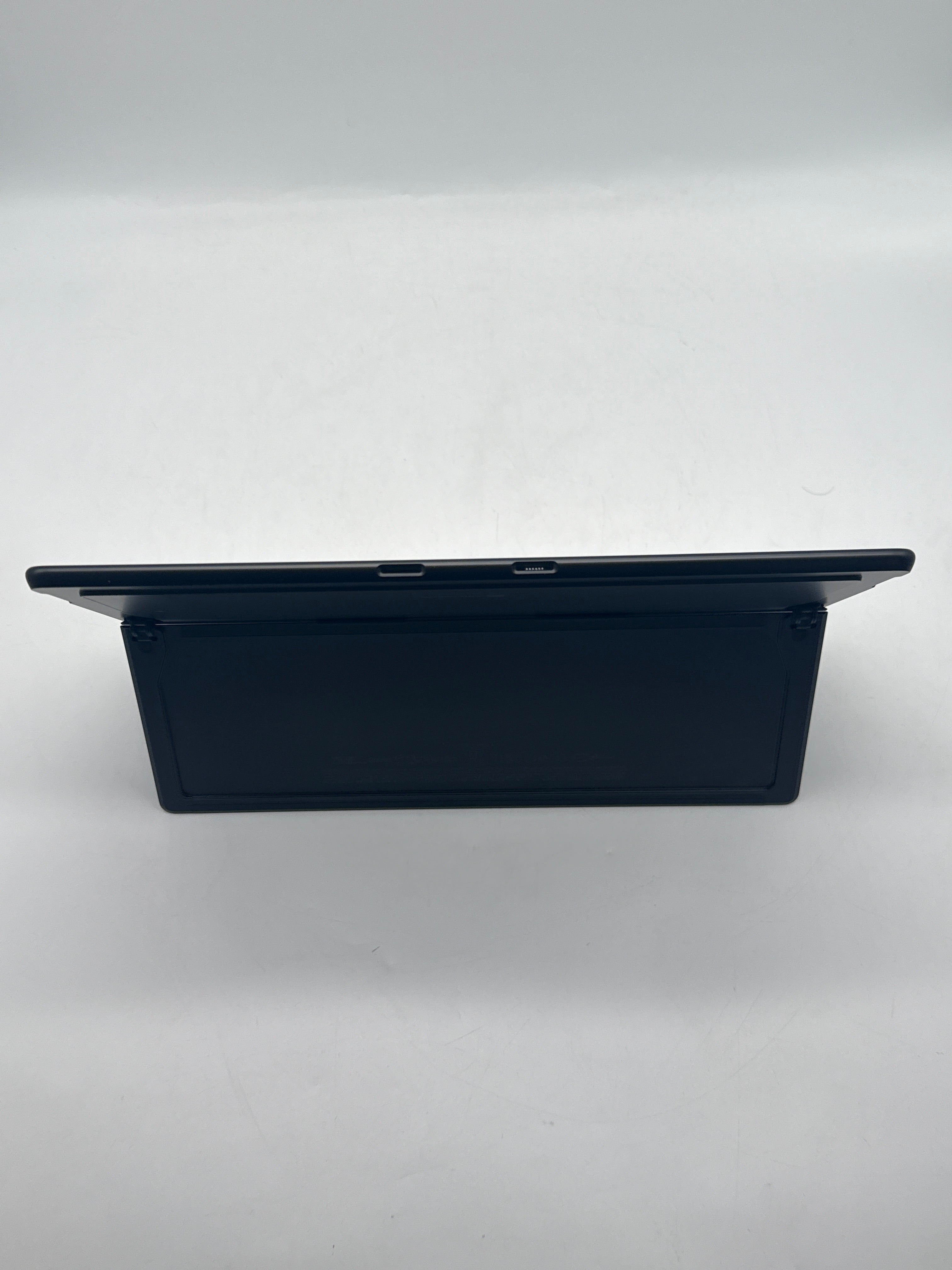 Microsoft Surface Pro 11 2076 Snapdragon X 12-Core 16GB RAM 256GB SSD