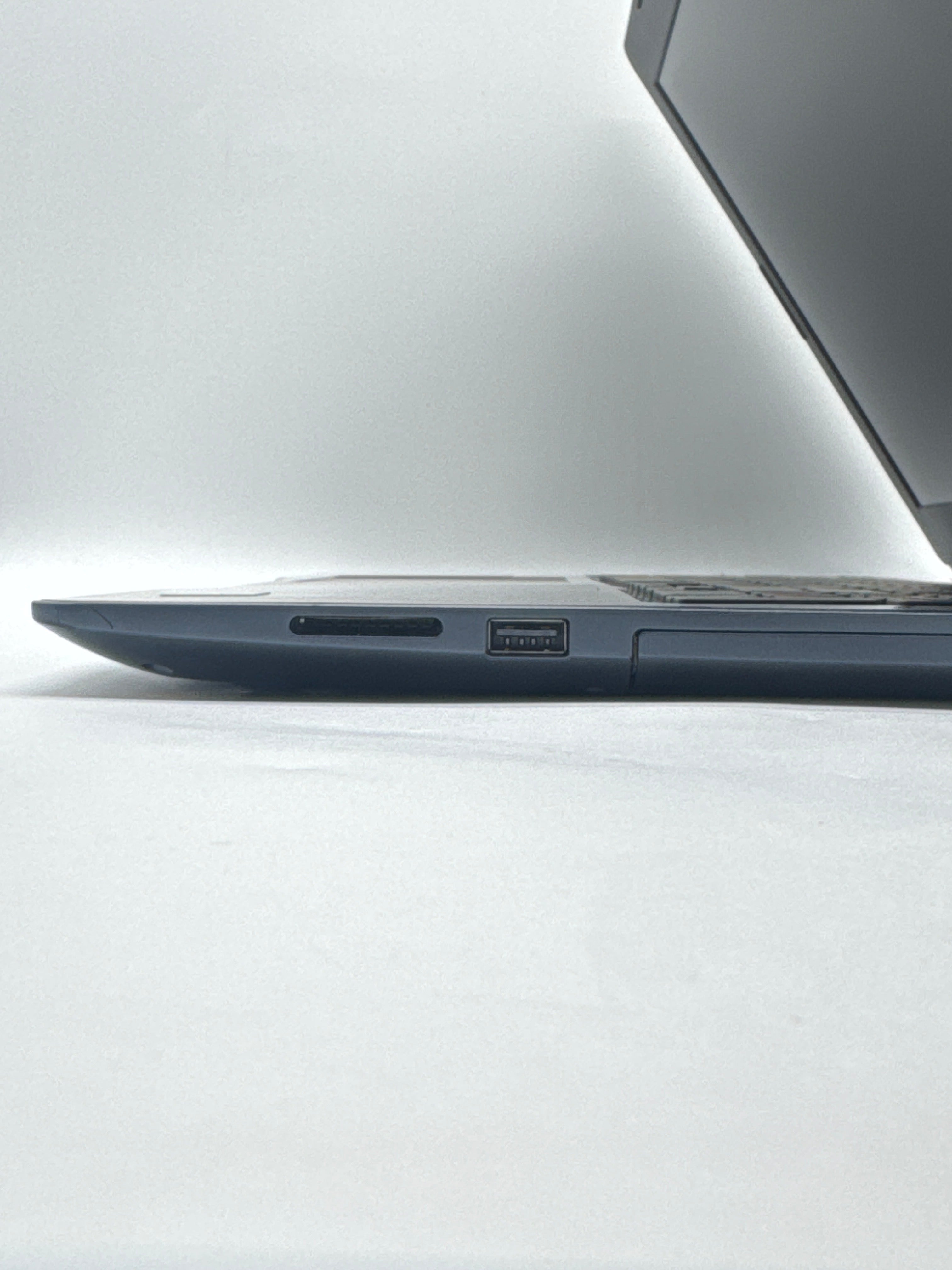 Dell Inspiron 15 5570 i3-8130U 12GB RAM 1TB HDD