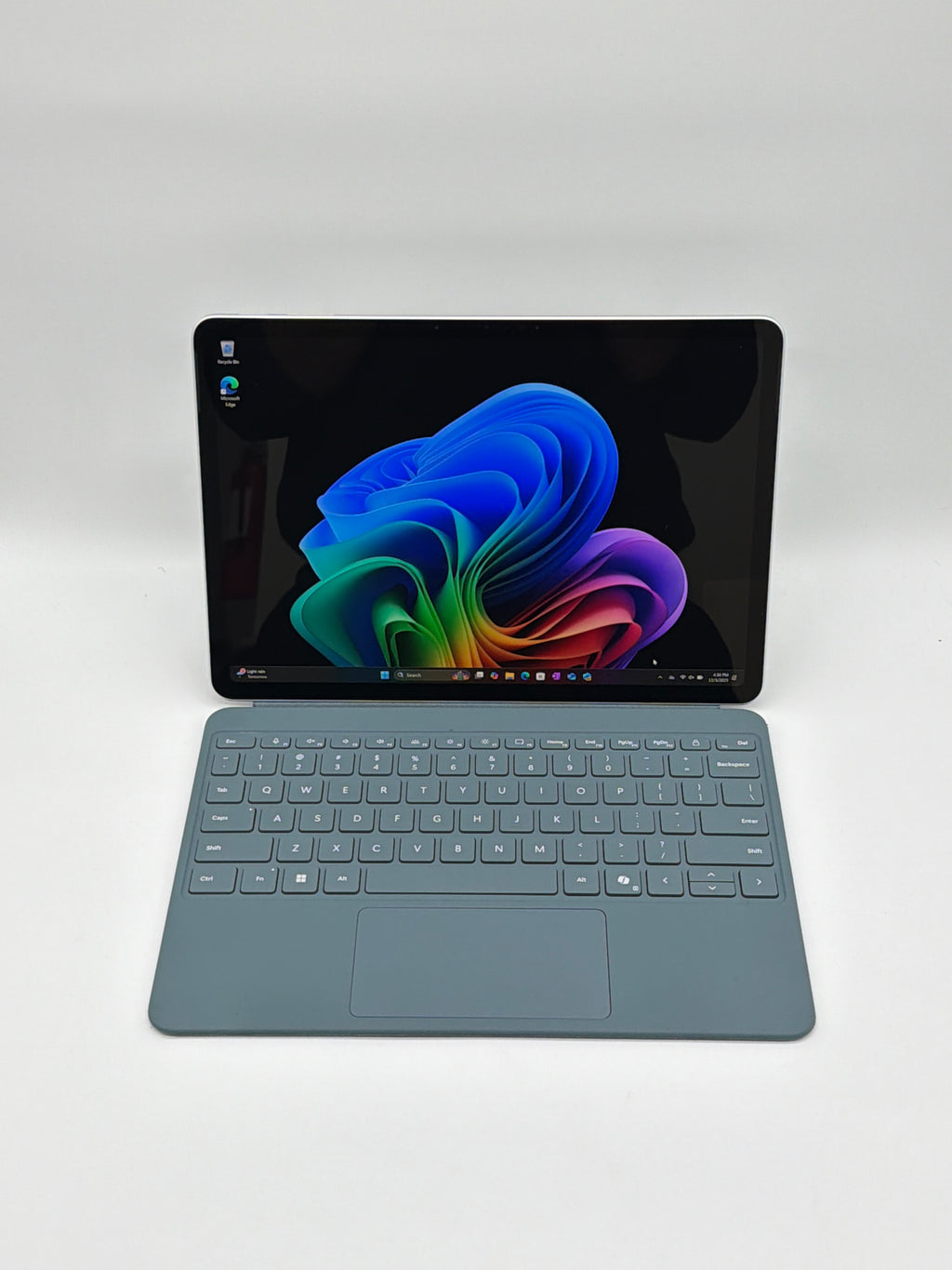 Microsoft Surface Pro 12" 2110 Snapdragon X Plus 16GB RAM 256GB SSD Bundle
