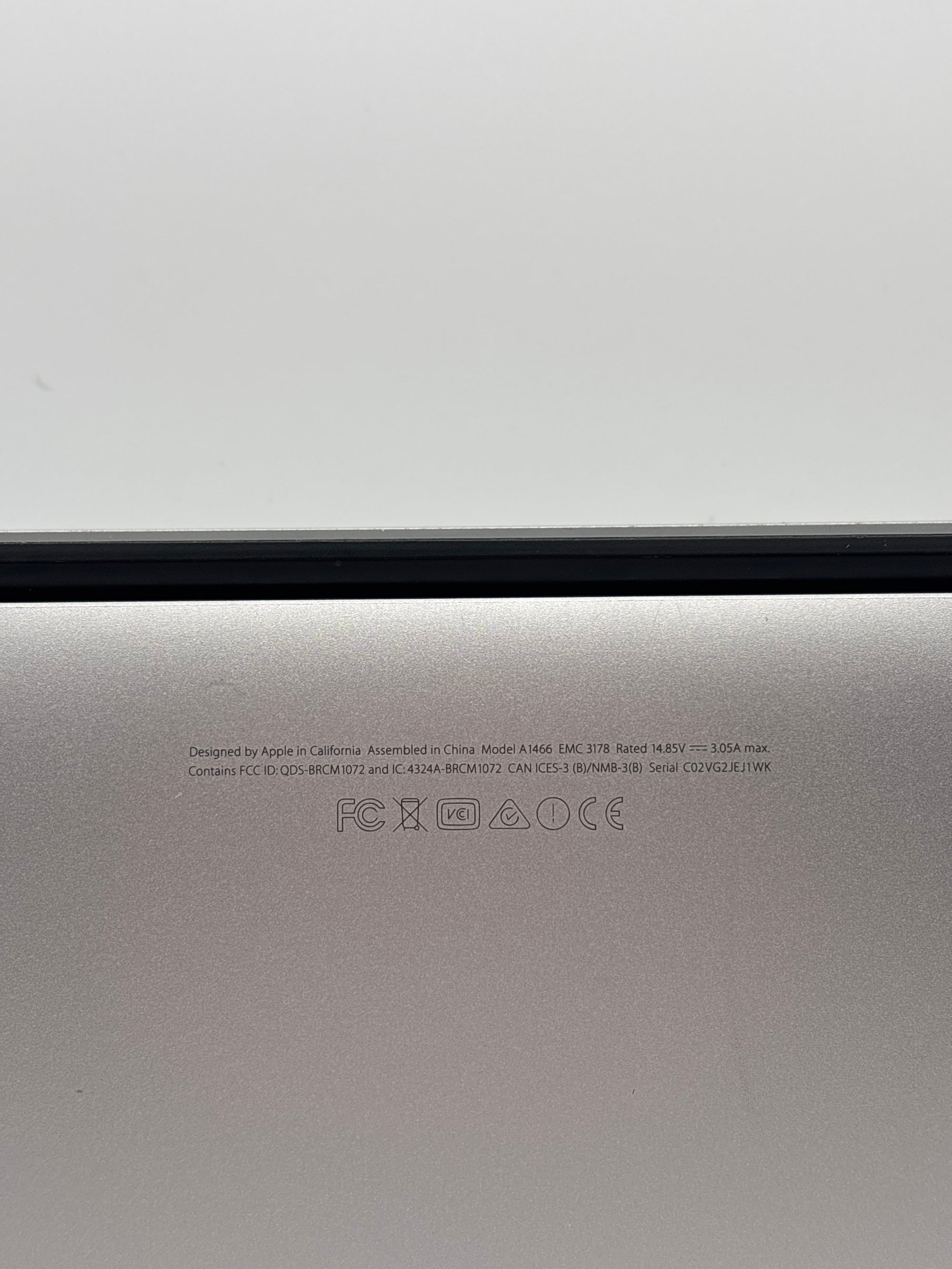 Apple MacBook Air 13.3" A1466 2017 i5 1.8 GHz 8GB RAM 128GB SSD