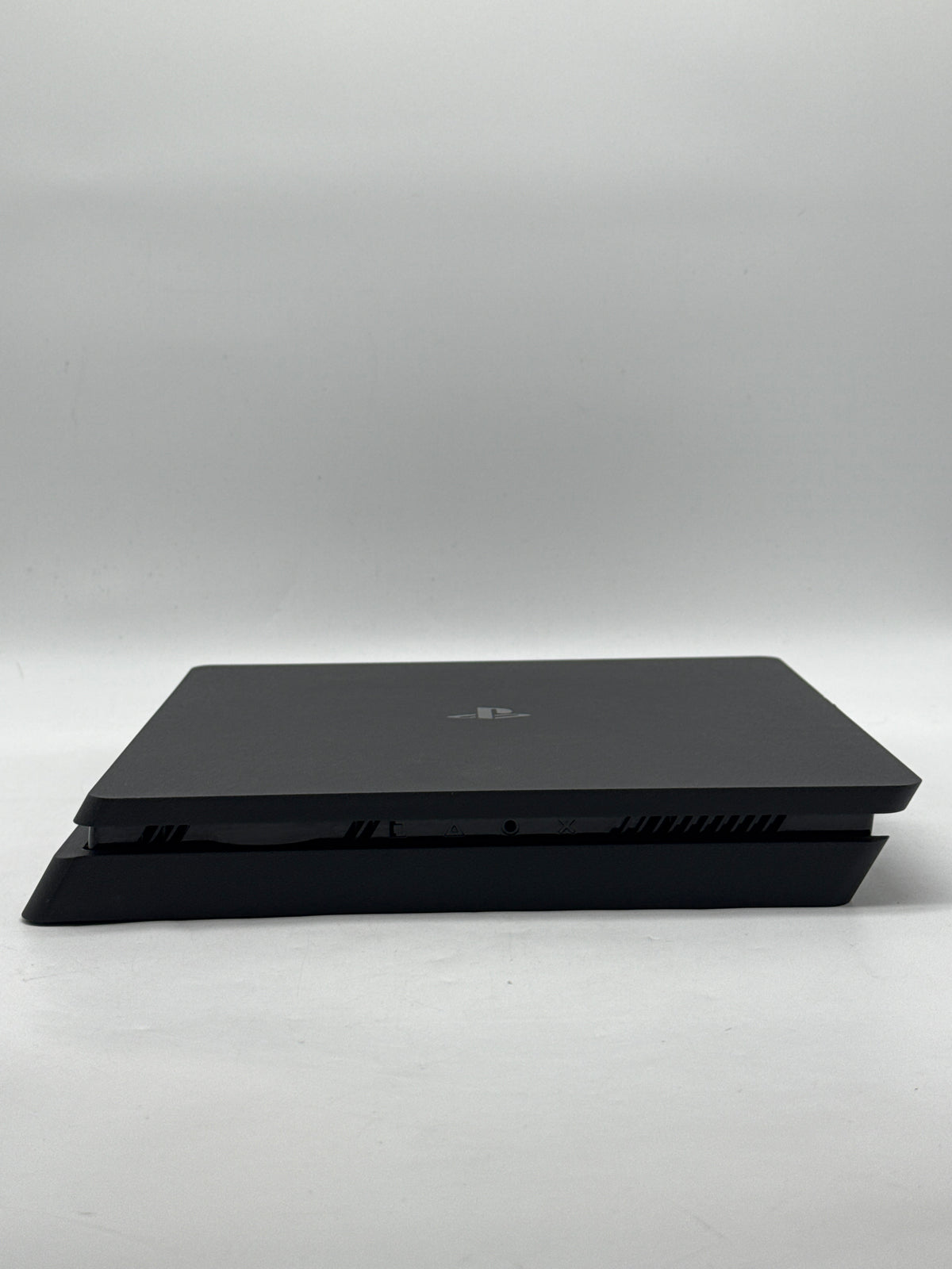 Sony PlayStation 4 Slim CUH-2215B 1TB Black Console w/ 1 DualShock 4 Controller