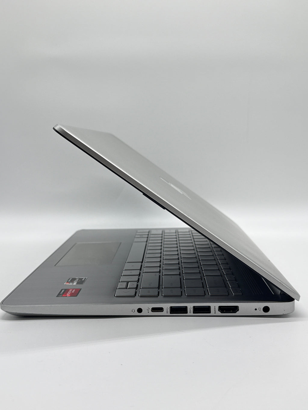HP 14-FQ1025NR Ryzen 5 5500U 8GB RAM 256GB SSD