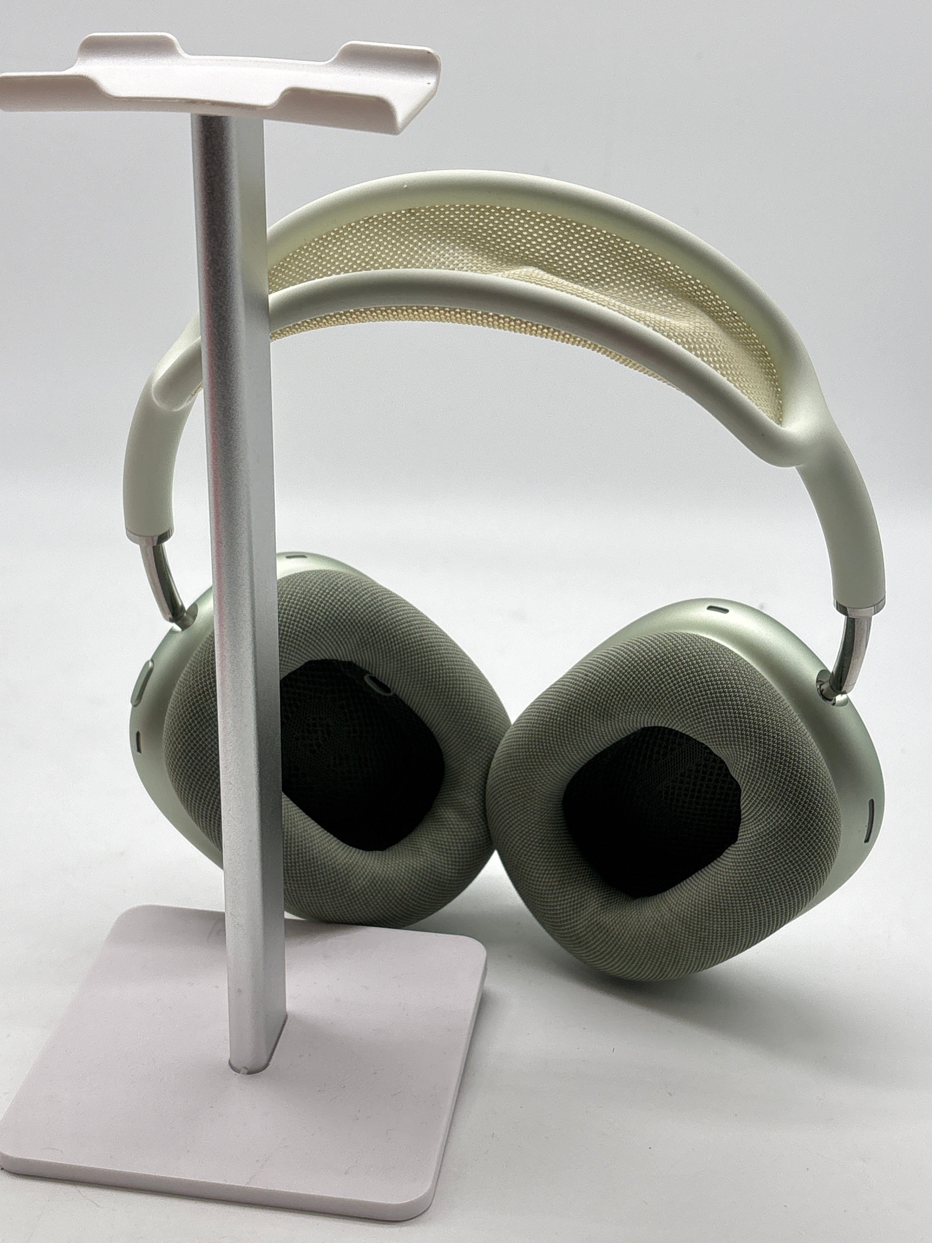 Apple AirPods Max A2096 Lightning Headphones - Used