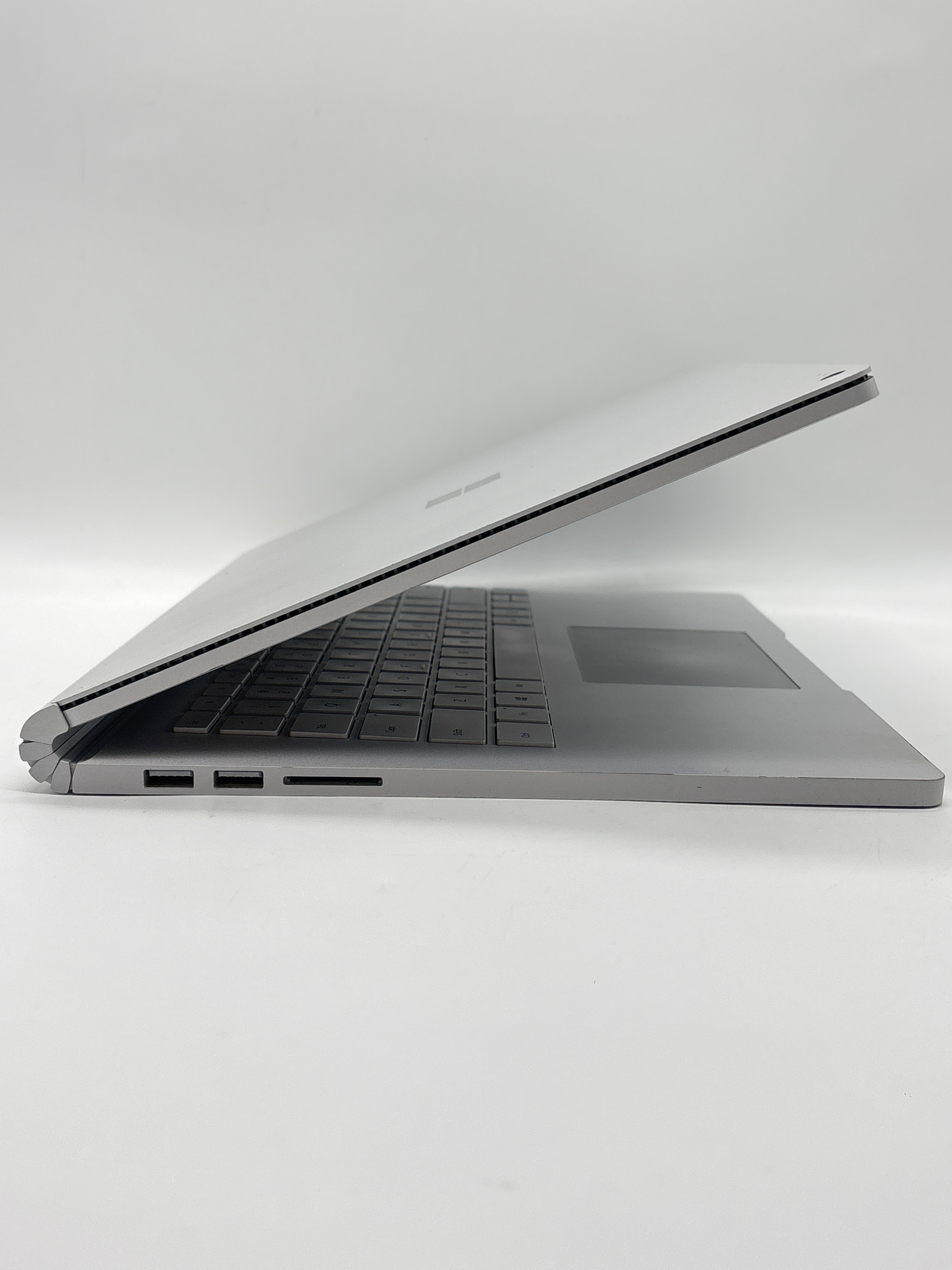 Microsoft Surface Book 2 i7-8650U 8GB RAM 256GB SSD GTX 1050