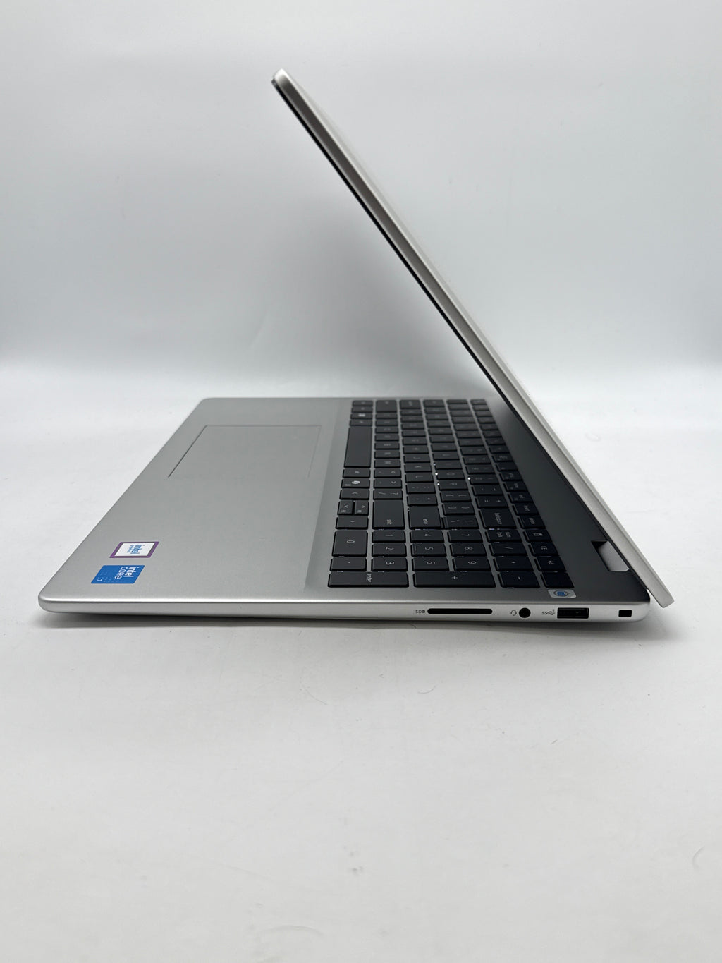 Dell 16 DC16251 16" Intel Core 7 150U 32GB 1TB SSD - Used