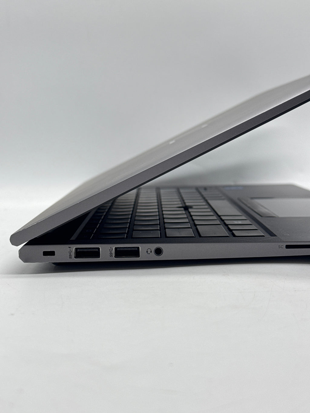HP ZBook Firefly 14 G8 14" Intel Core i5-1135G7 16GB RAM 256GB SSD - READ