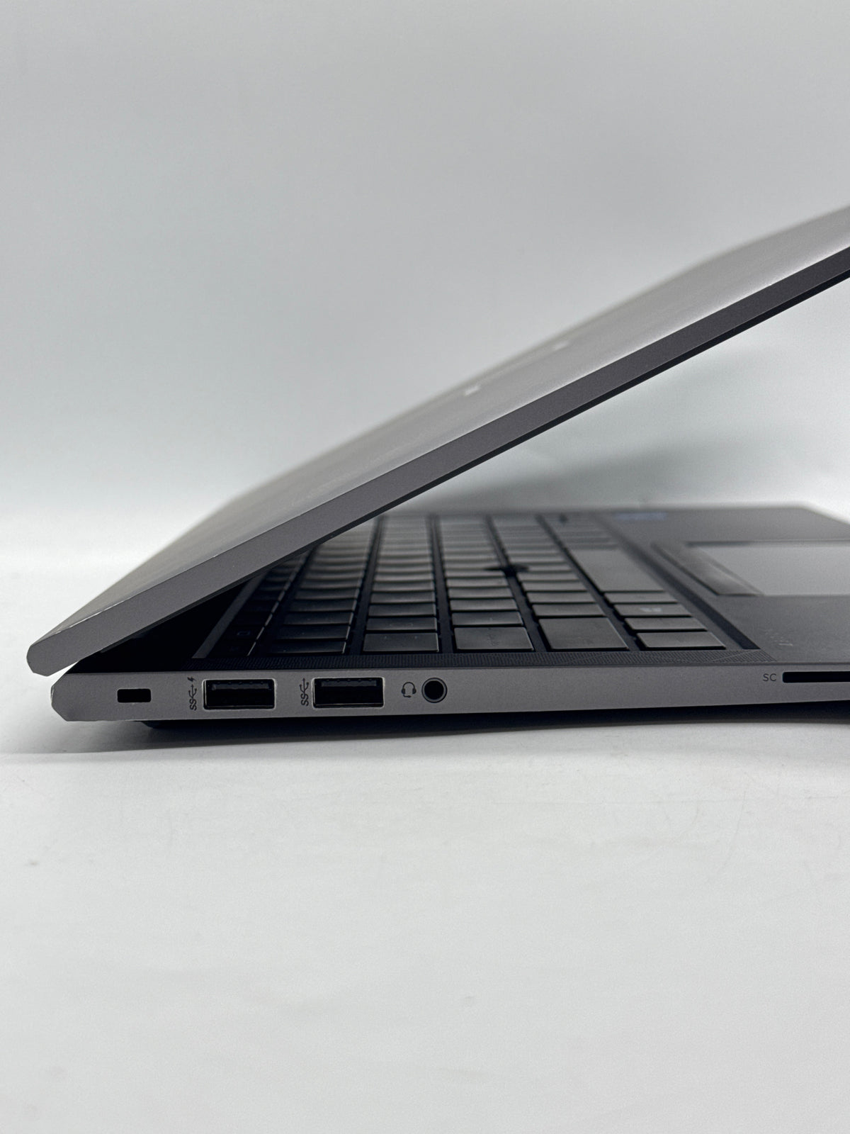 HP ZBook Firefly 14 G8 14" Intel Core i5-1135G7 16GB RAM 256GB SSD - READ