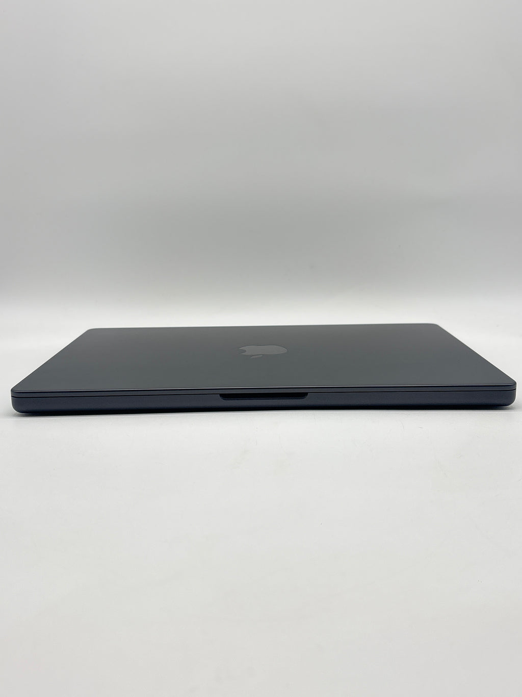 Apple MacBook Pro A2992 M3 Pro 18GB RAM 512GB (Cycle Count 24)