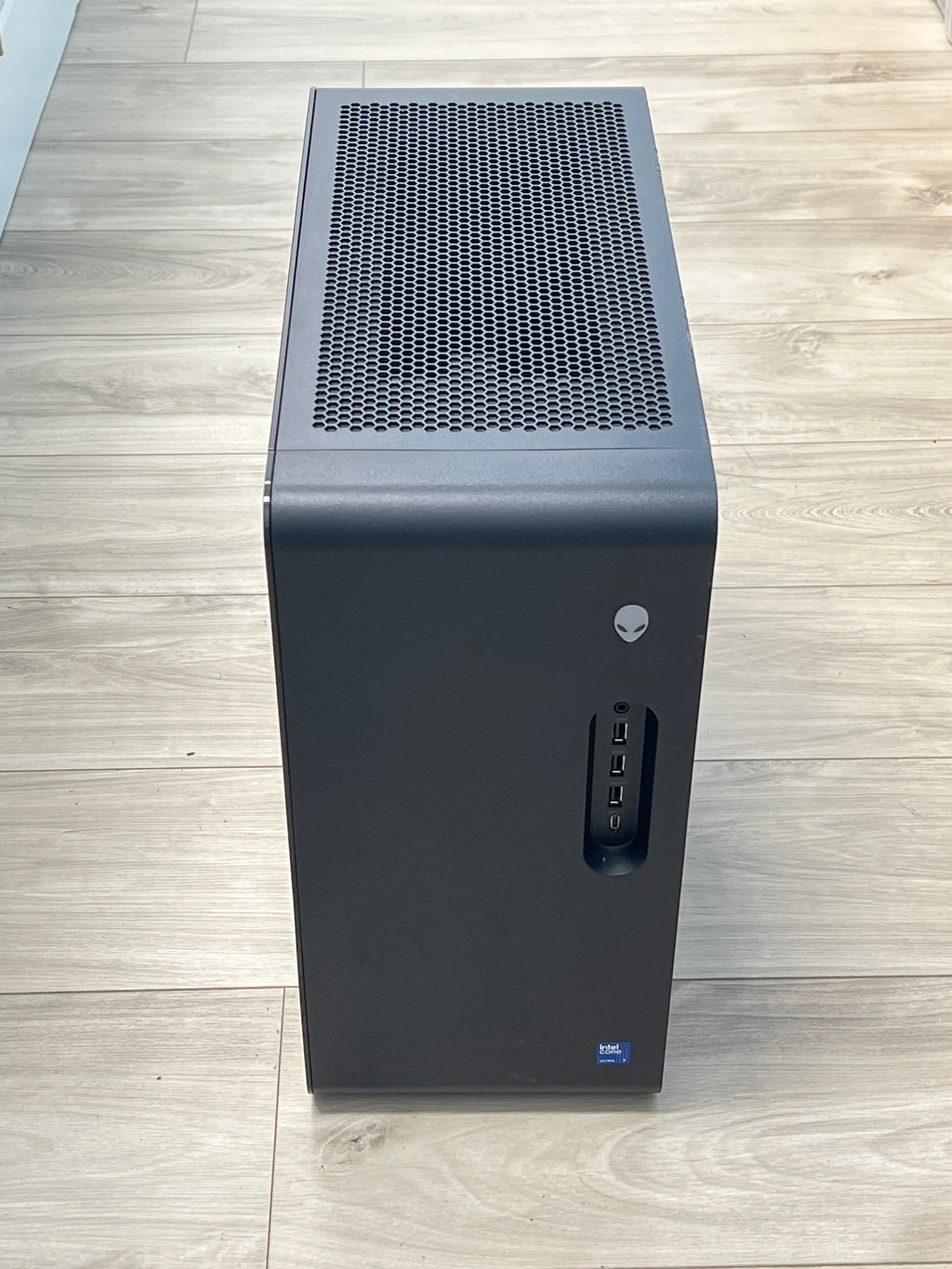 Alienware Aurora Ultra 7 265KF 32GB RAM 1TB SSD RTX 5070 - Used