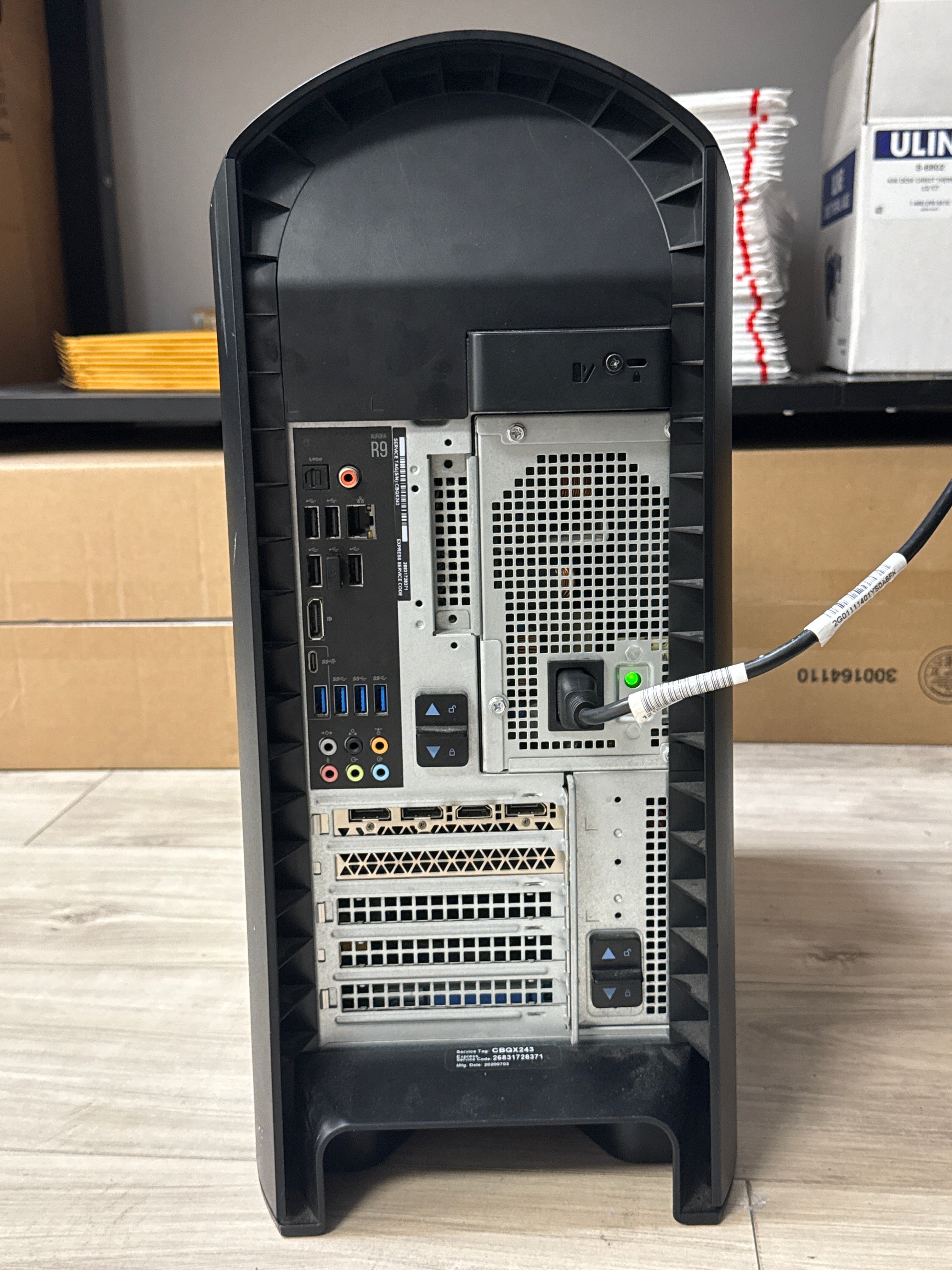 Alienware Aurora R9 i7-9700 16GB RAM 1TB HDD + 512GB SSD RTX 2080 Super (READ)