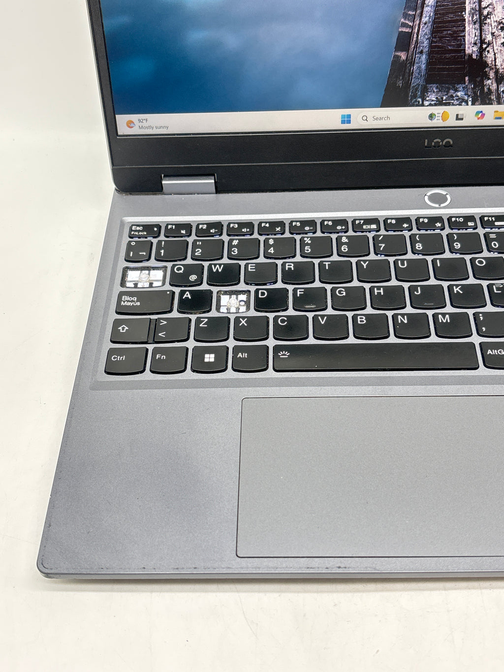 Lenovo LOQ 15ARP9 15" AMD Ryzen 5 7235HS 8GB RAM 512GB SSD RTX 3050 - READ