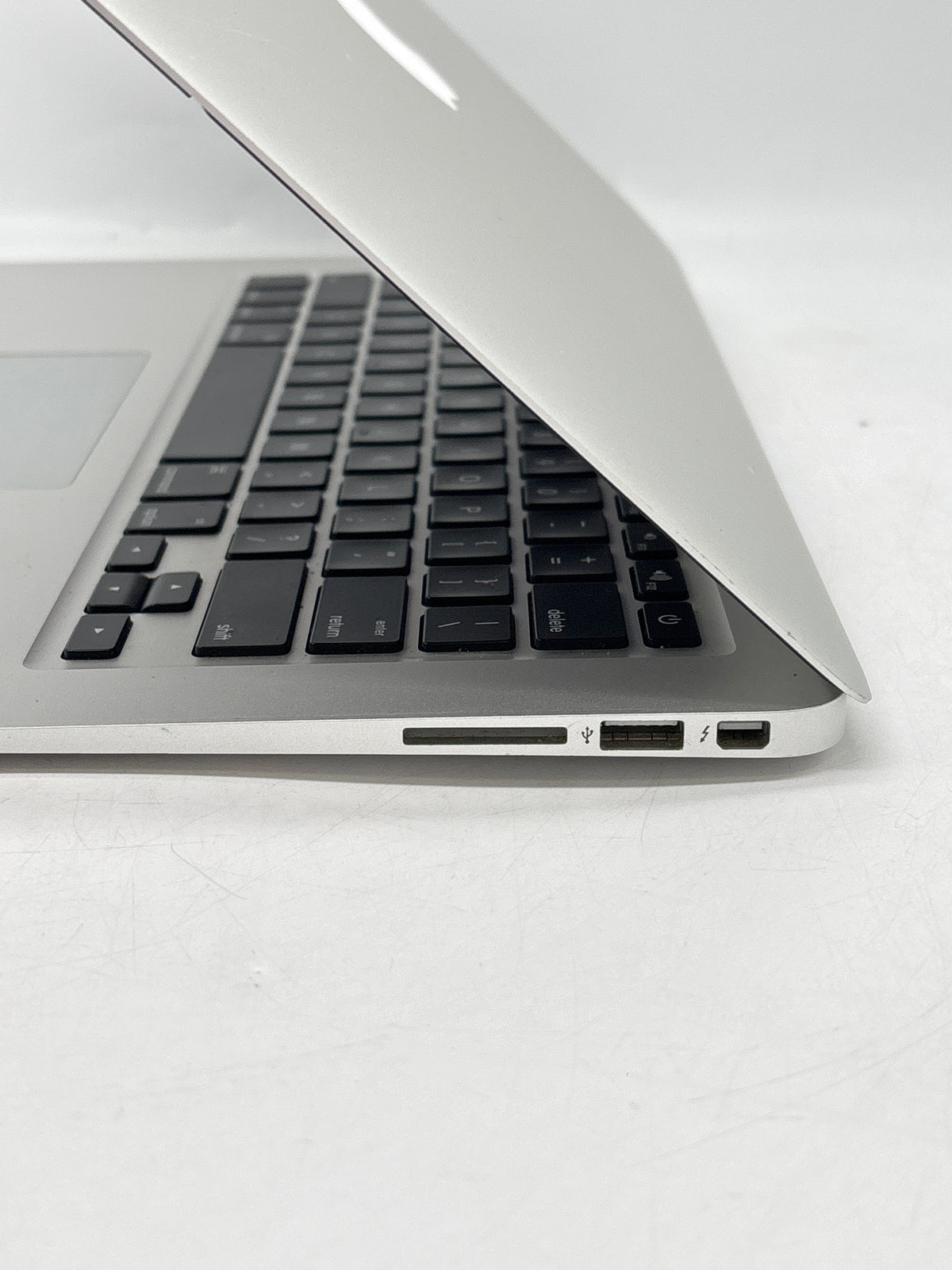 Apple MacBook Air 13" 2015 A1466 Core i7 8GB RAM 256GB Flash Storage - Used