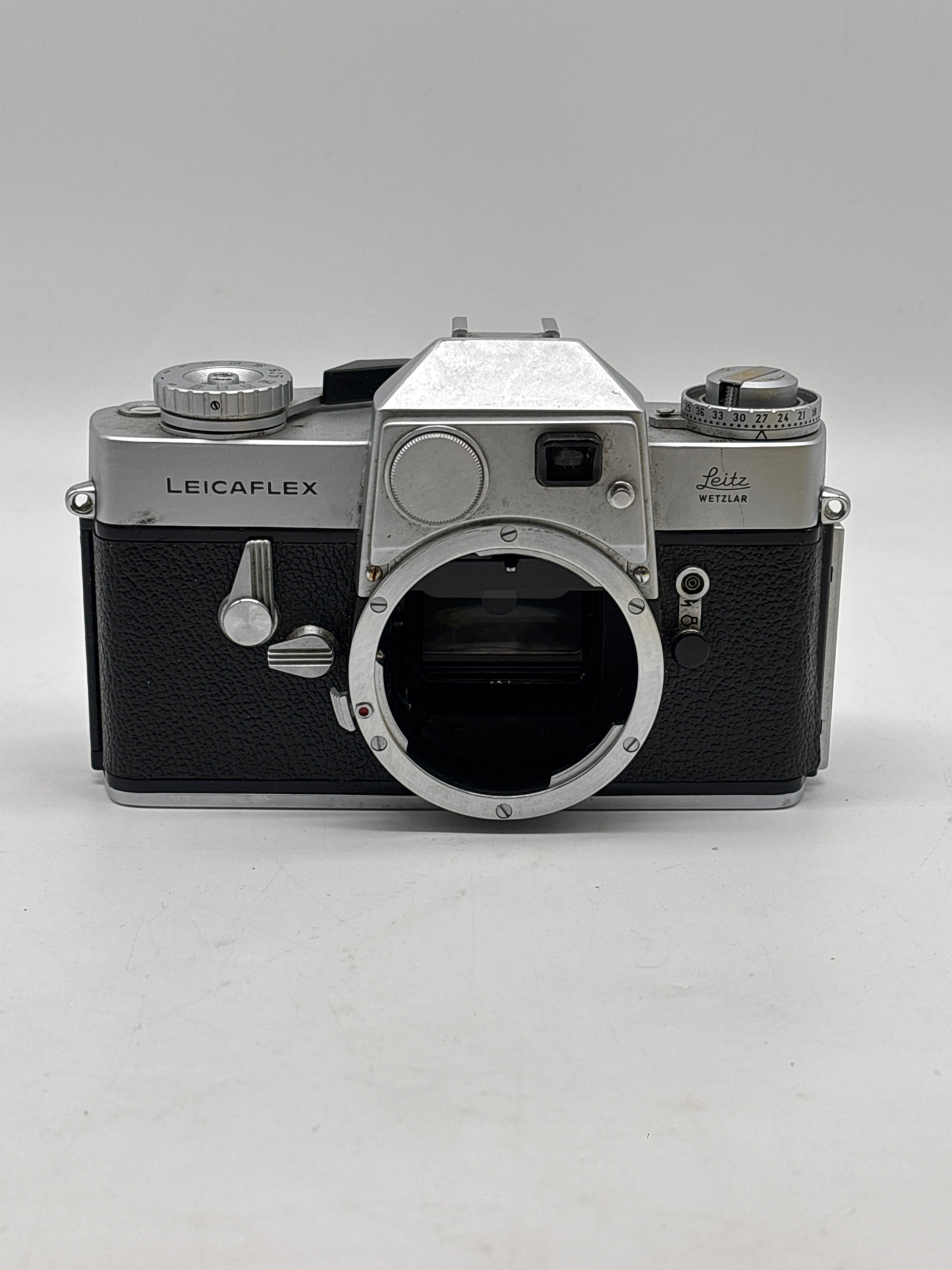 Leicaflex Version 1 35mm SLR Film Camera Collectible - Untested