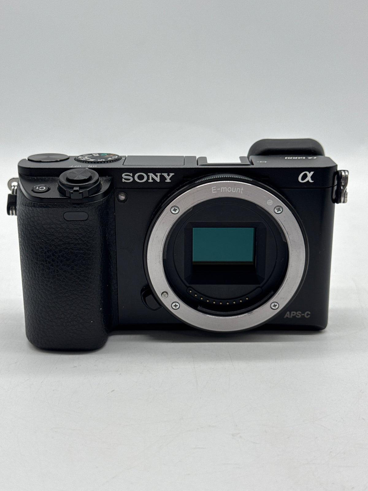Sony A6000 Mirrorless Camera w/ 16-50mm OSS Lens - Used