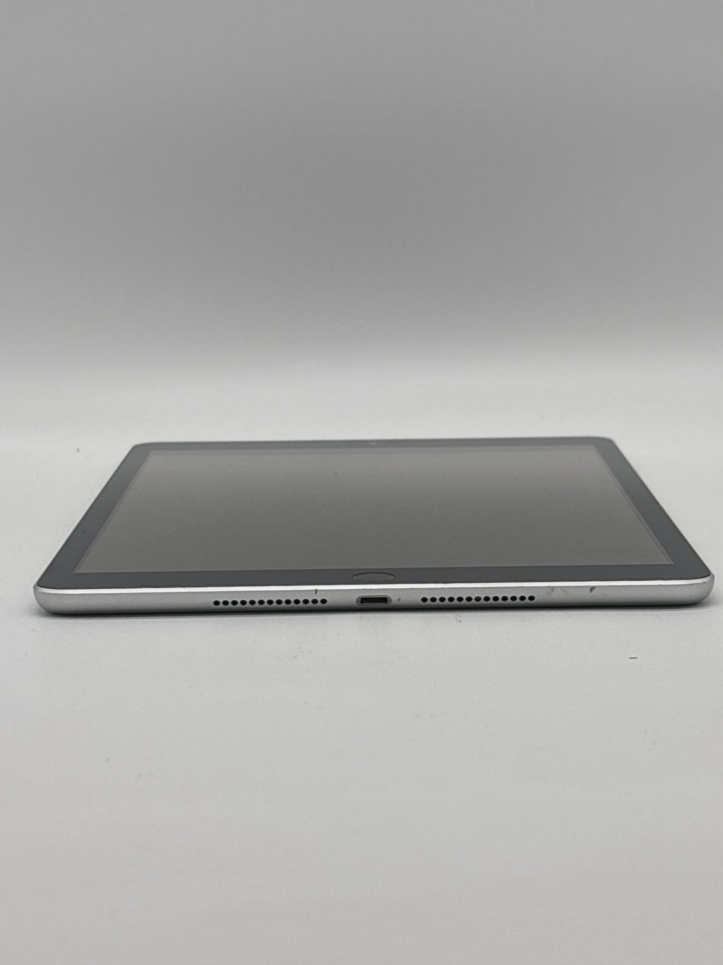 Apple iPad (9th Gen) 10.2 in A2602 64 GB Wi-Fi Silver Used