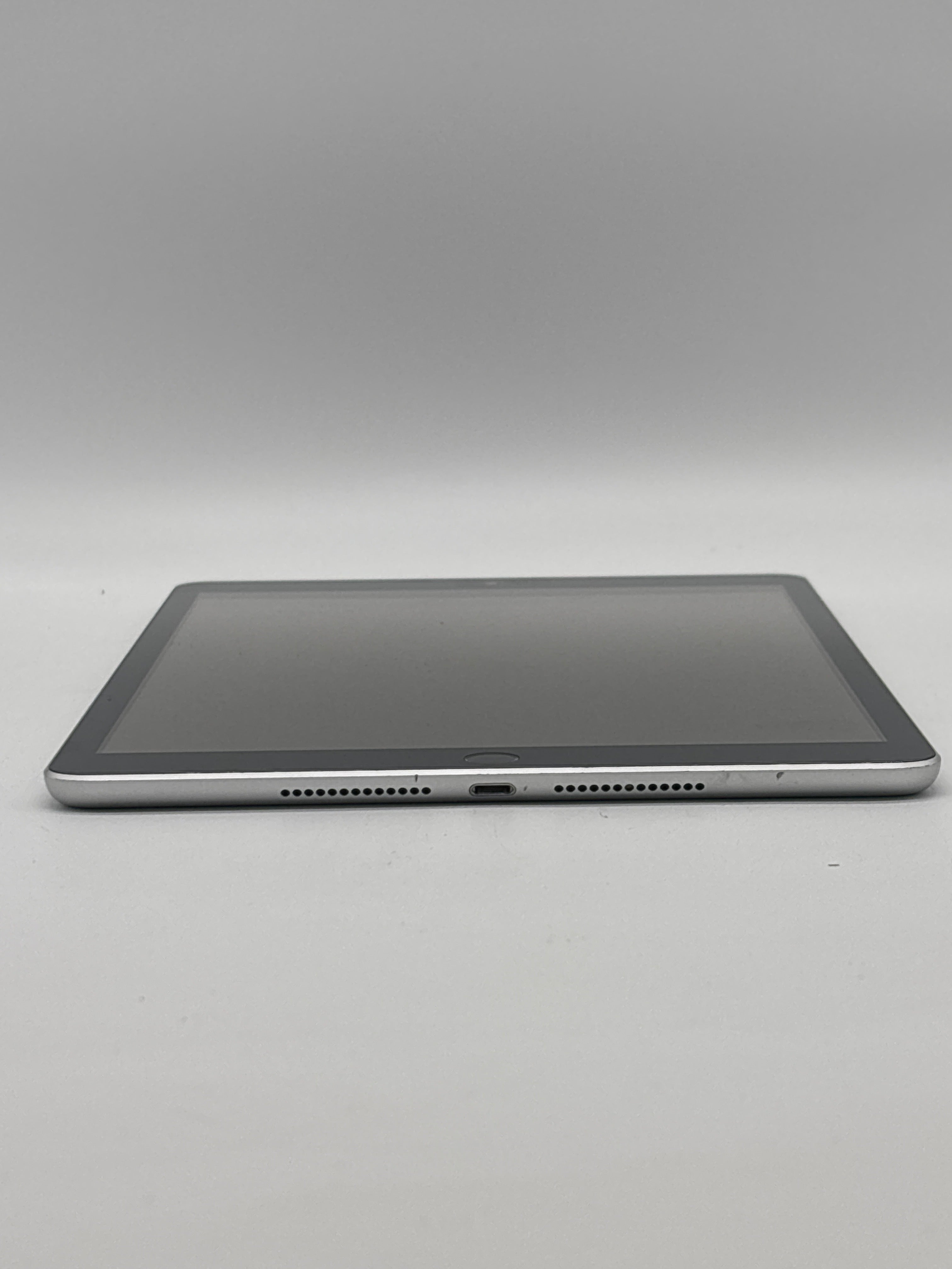 Apple iPad (9th Gen) 10.2 in A2602 64 GB Wi-Fi Silver Used