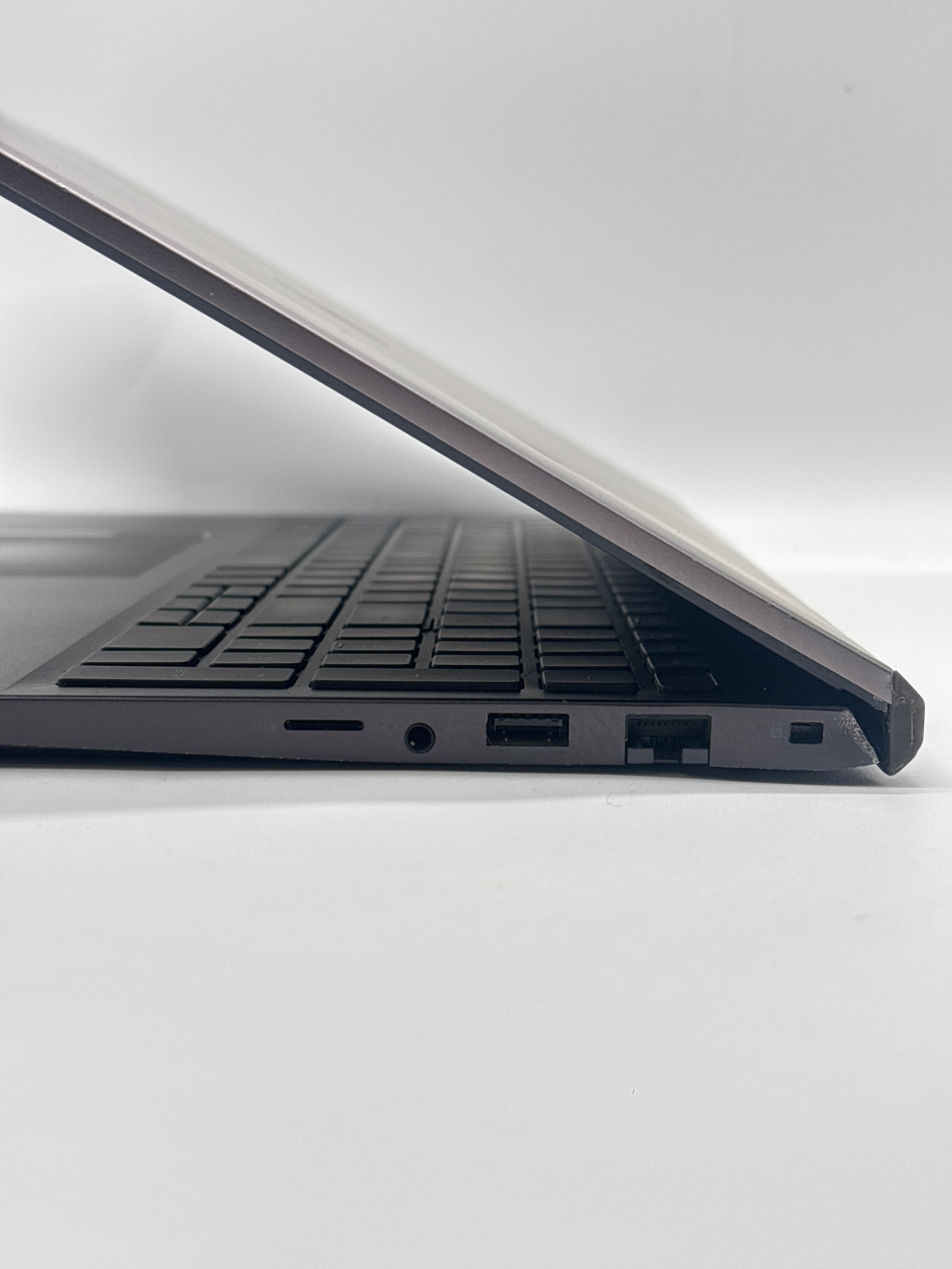 Dell Vostro 5502 i5-1135G7 8GB RAM 256GB SSD